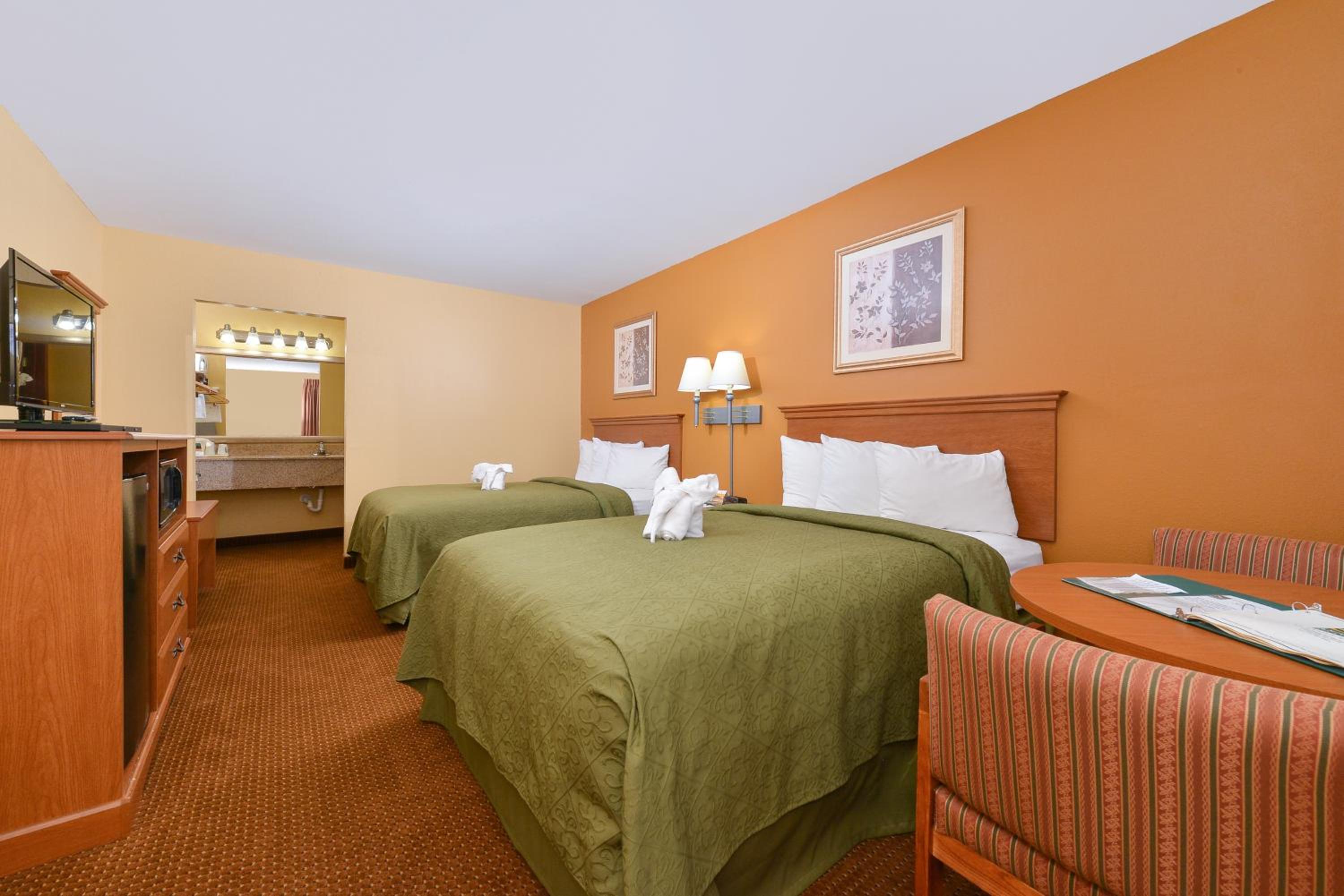 Double Room with Two Double Beds - Non-Smoking - Photo 6