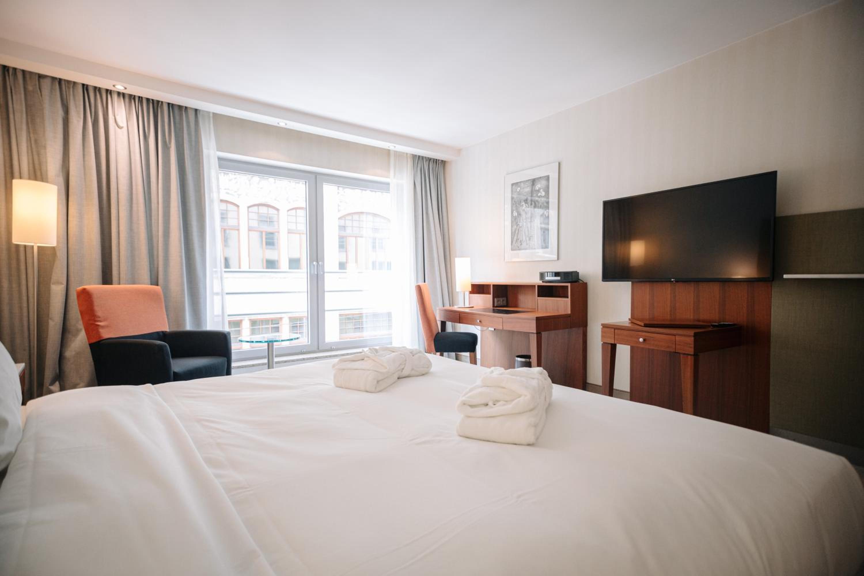 Superior King Room - Photo 5