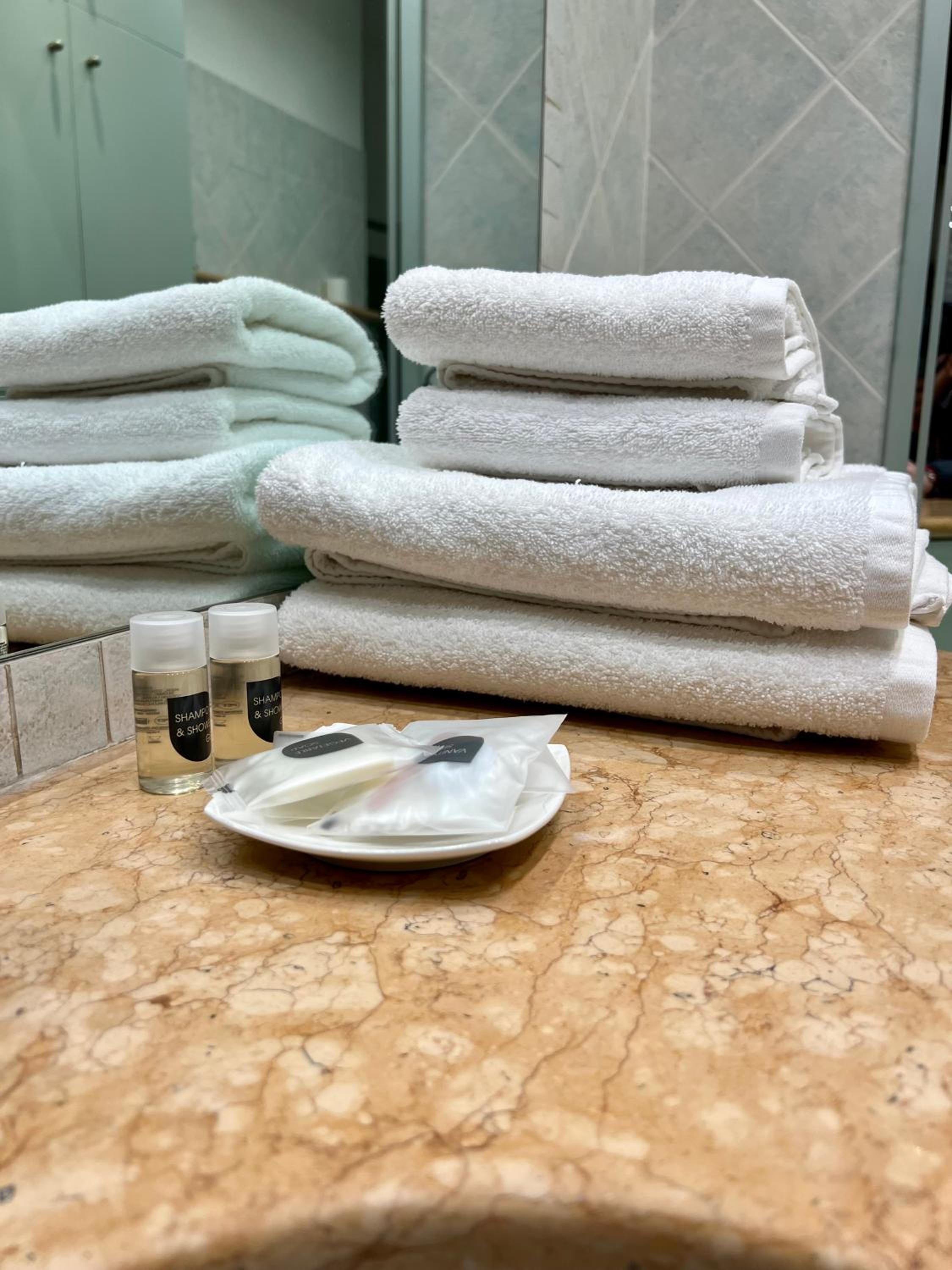 Triple Room with Private Bathroom - Photo 12