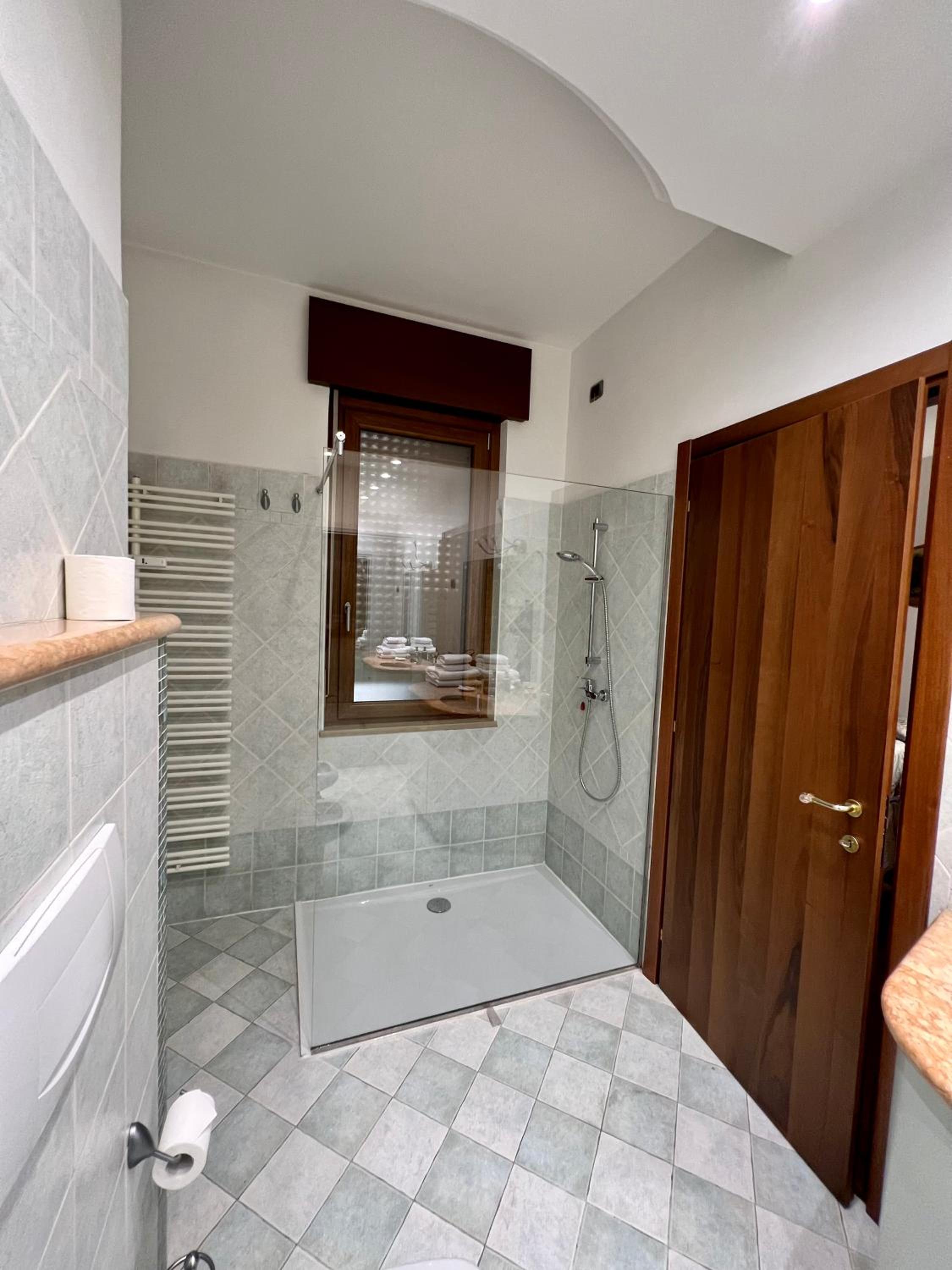 Triple Room with Private Bathroom - Photo 13
