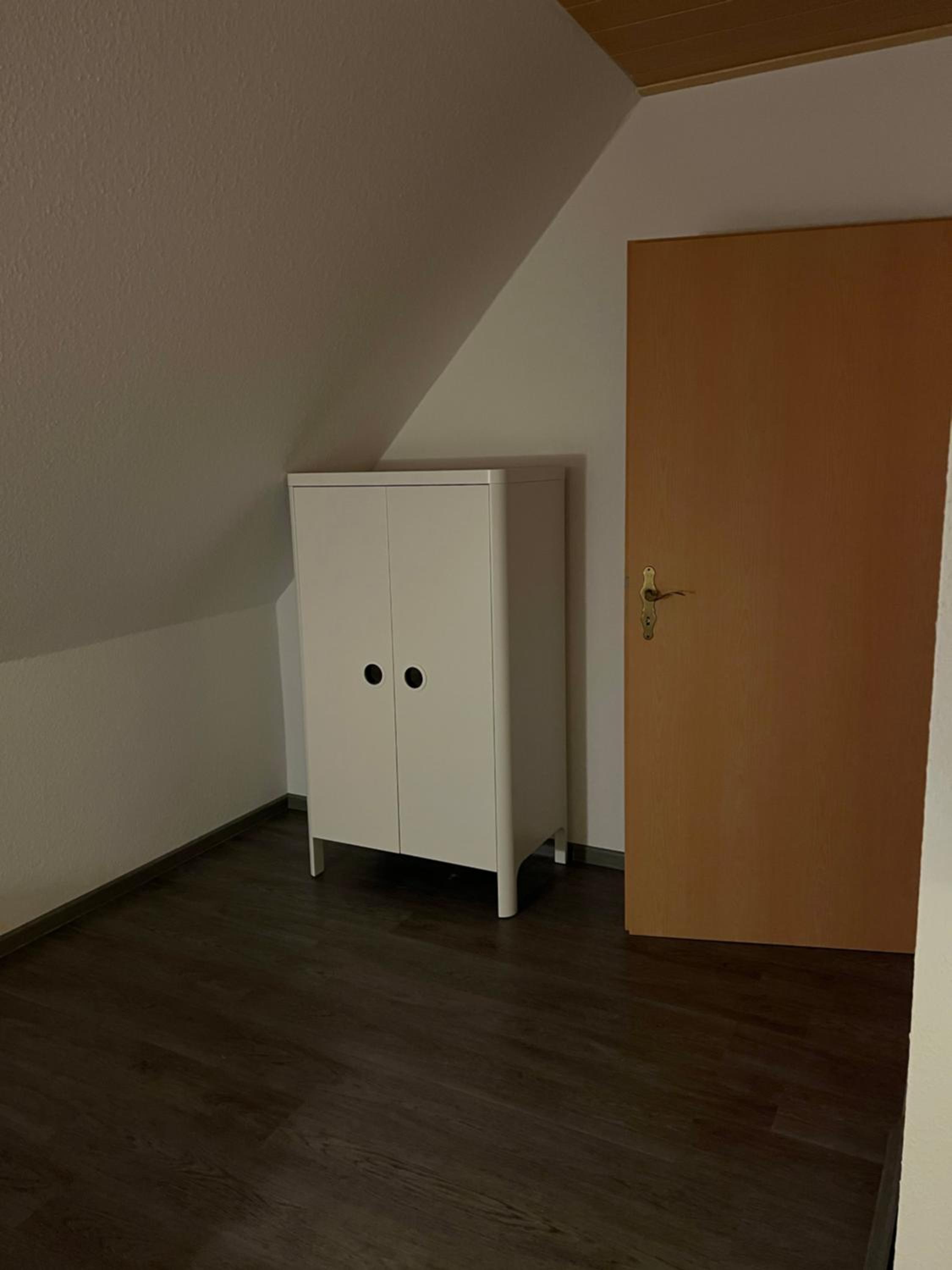 Five-Bedroom House photo 1