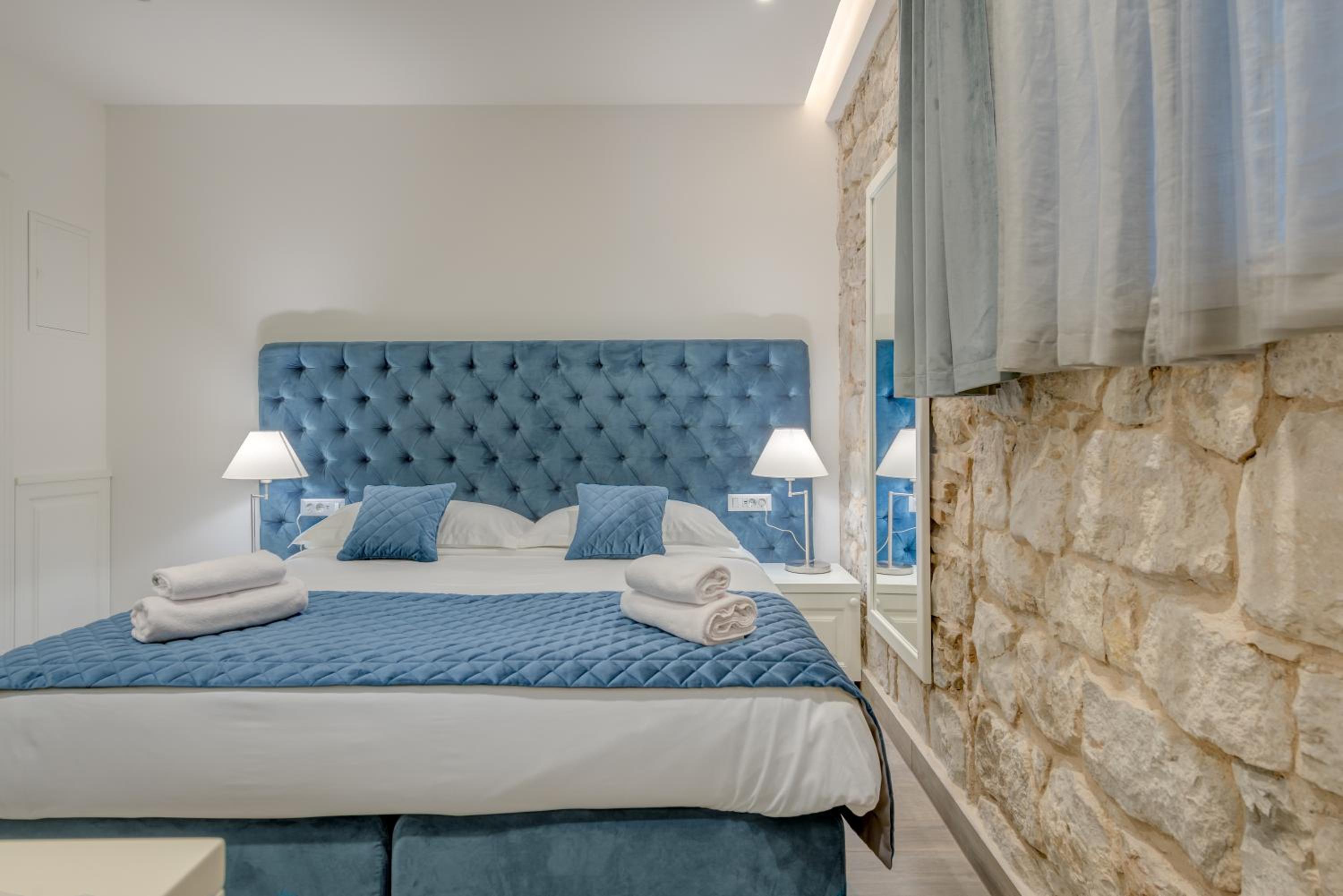 Standard Double Room - Photo 5