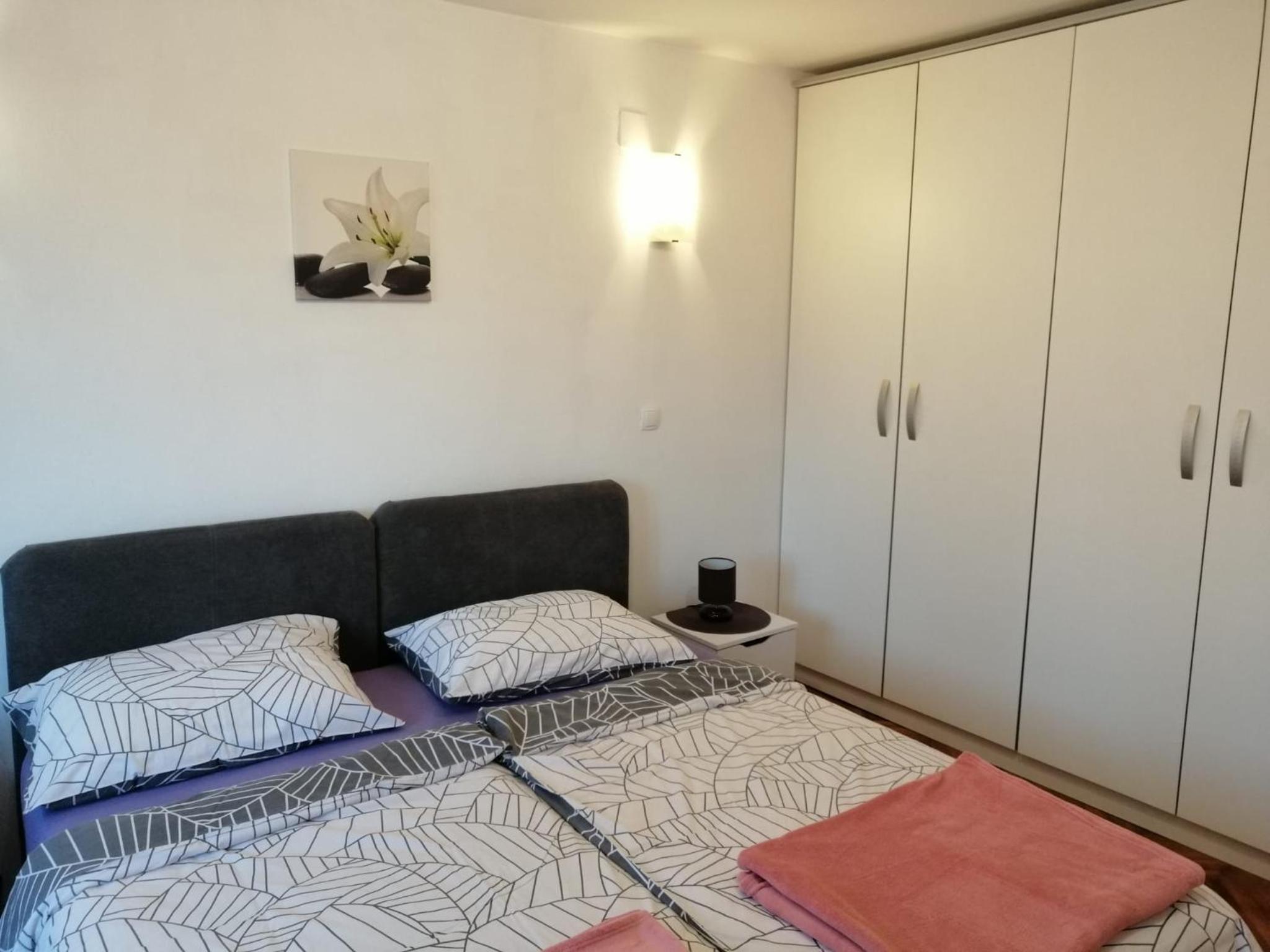 One-Bedroom Apartment - Photo 6