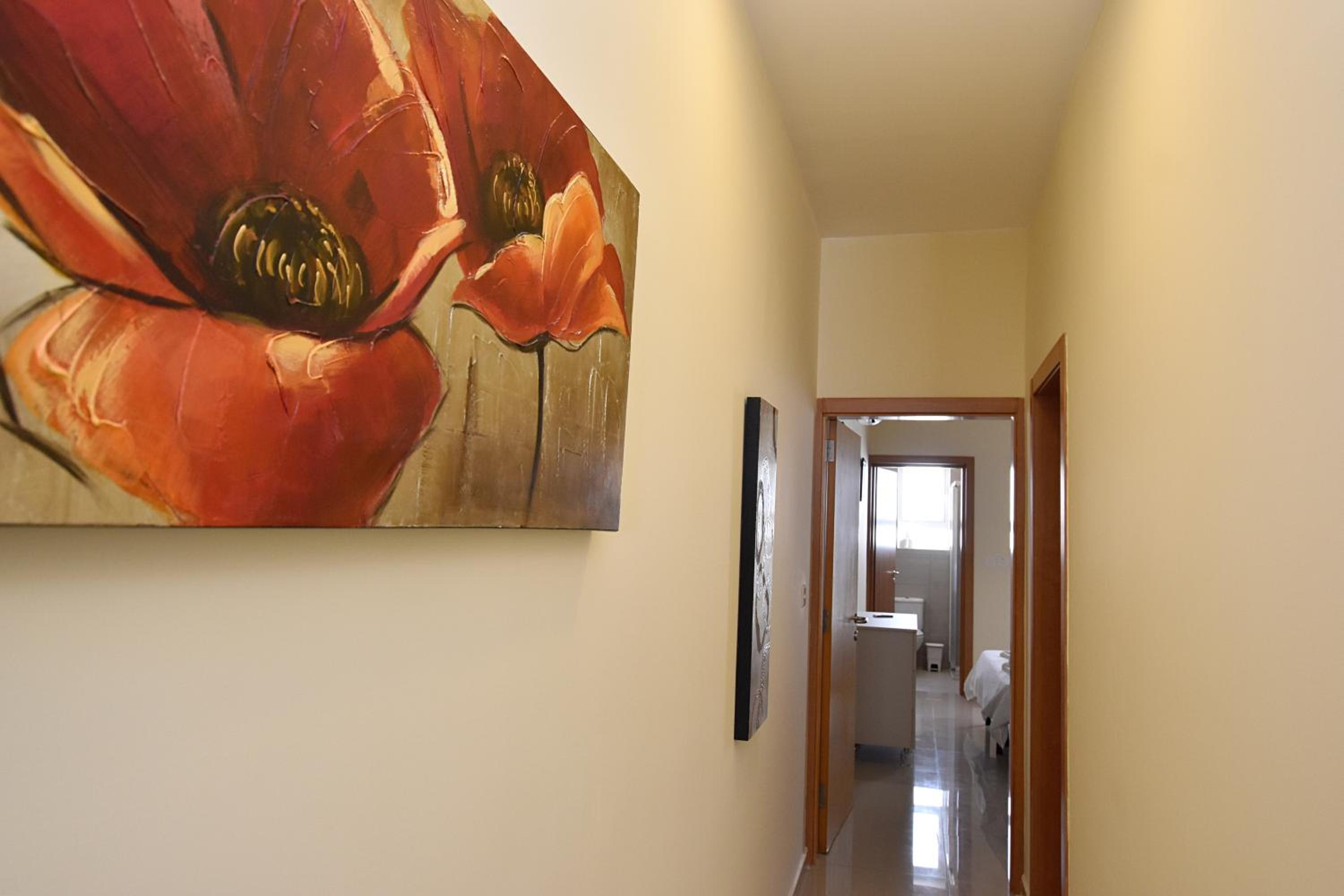 Two-Bedroom Apartment - Photo 2