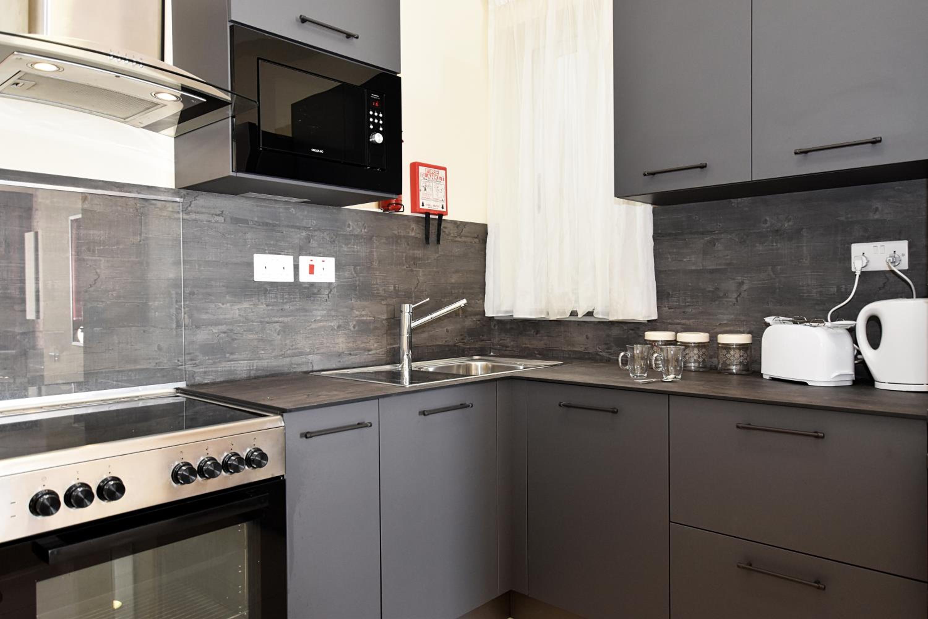 Two-Bedroom Apartment - Photo 16