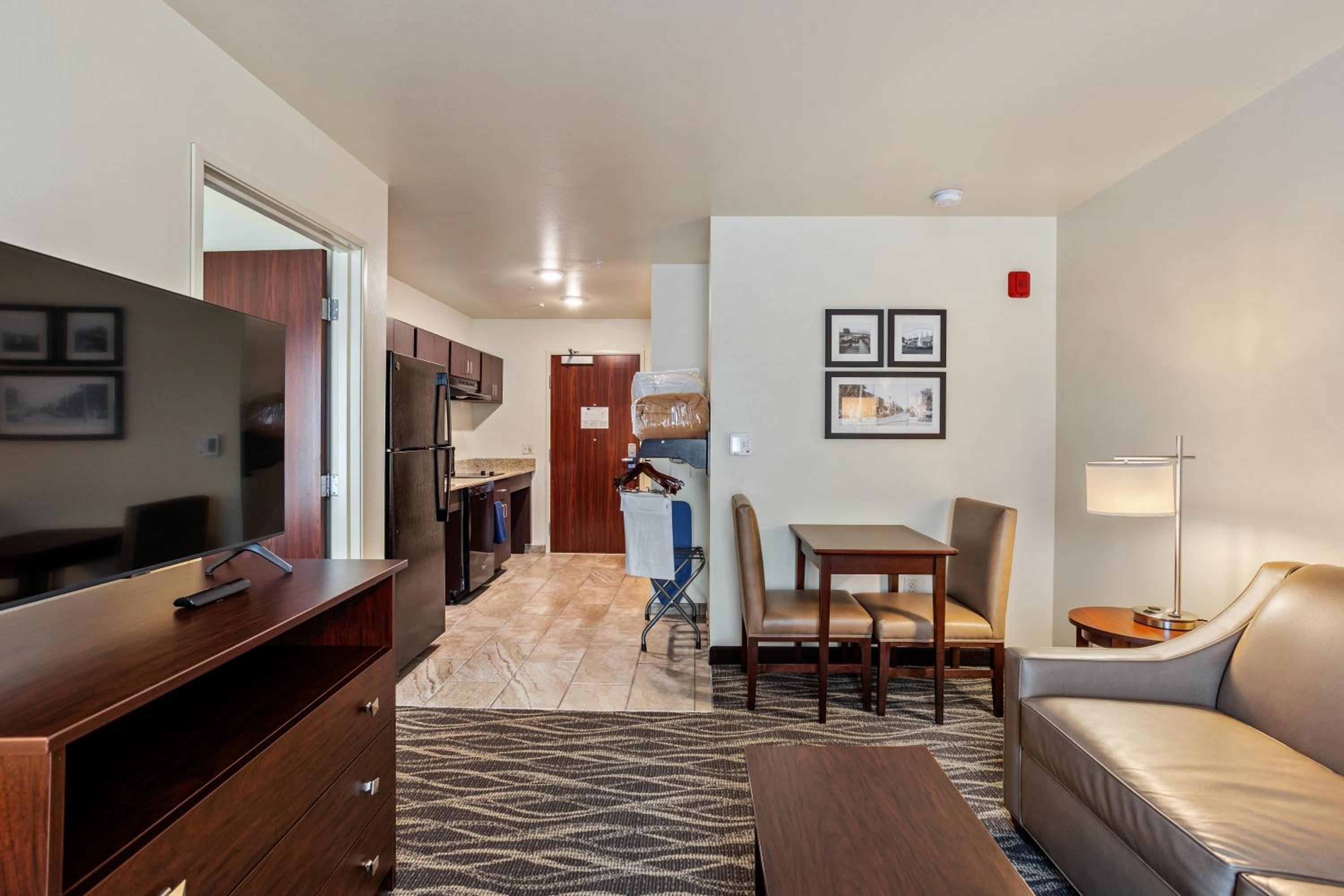 Family Room - Disability Access - Photo 1