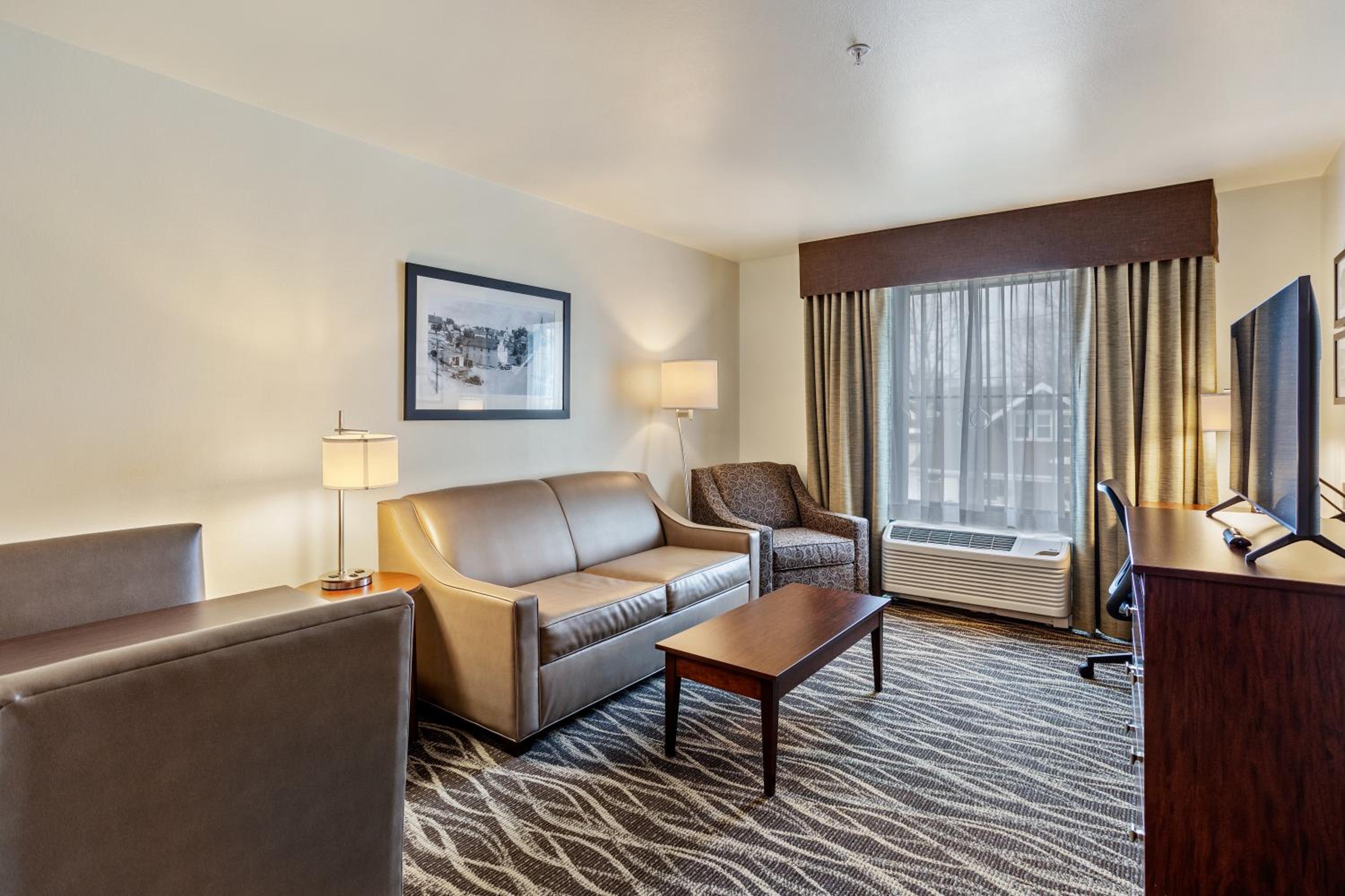 Family Room - Disability Access - Photo 2