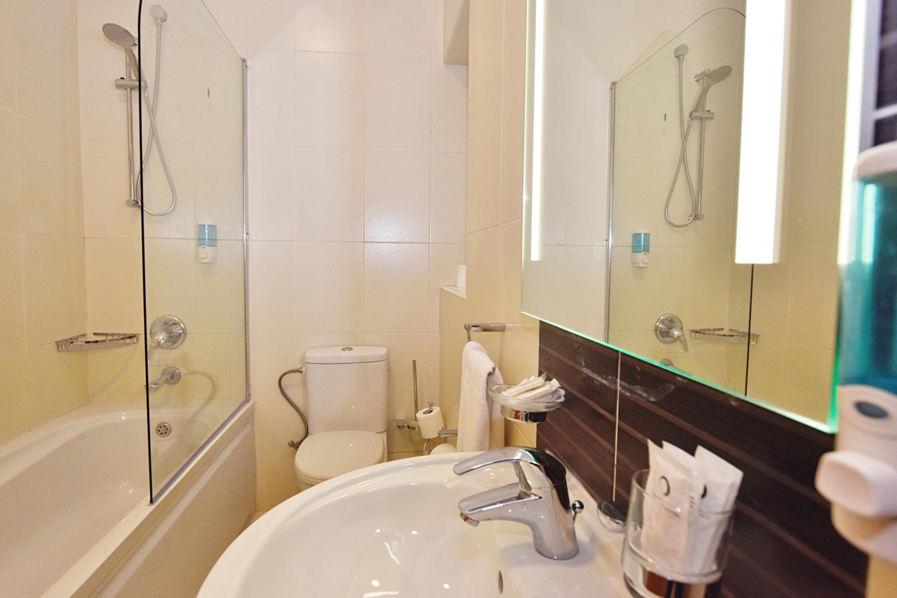 Two-Bedroom Apartment - Photo 19