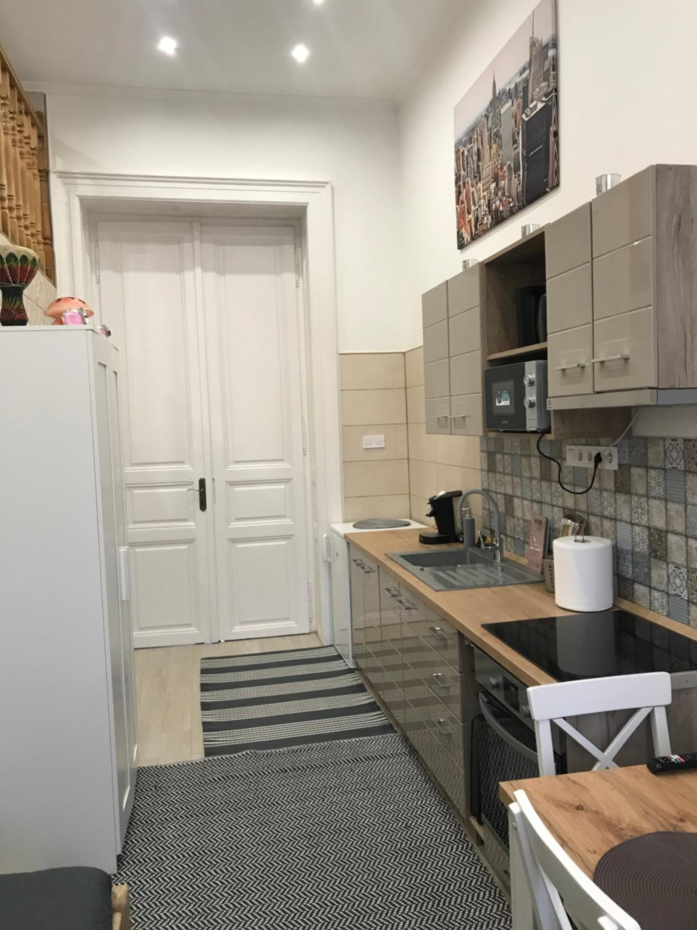Apartment with Park View - Photo 1