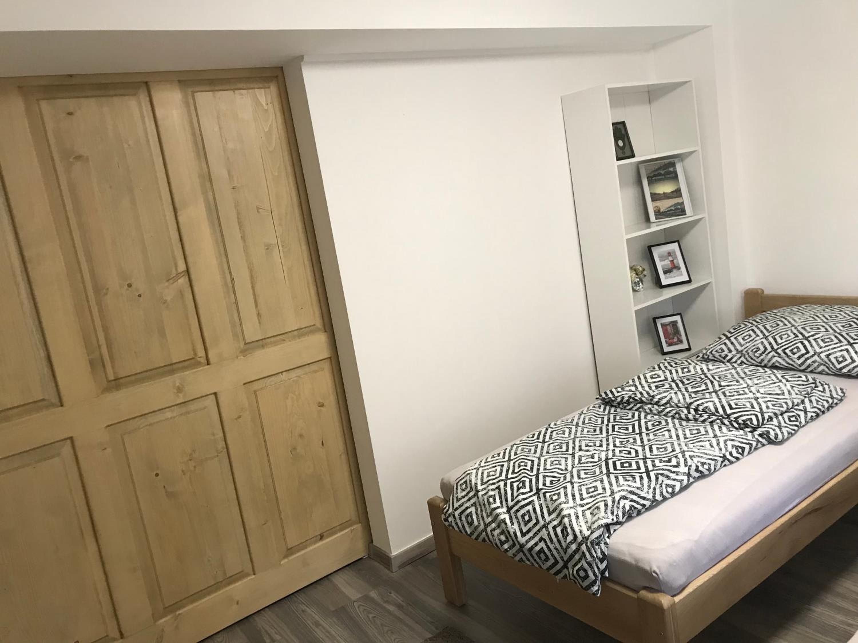 Apartment with Park View - Photo 28