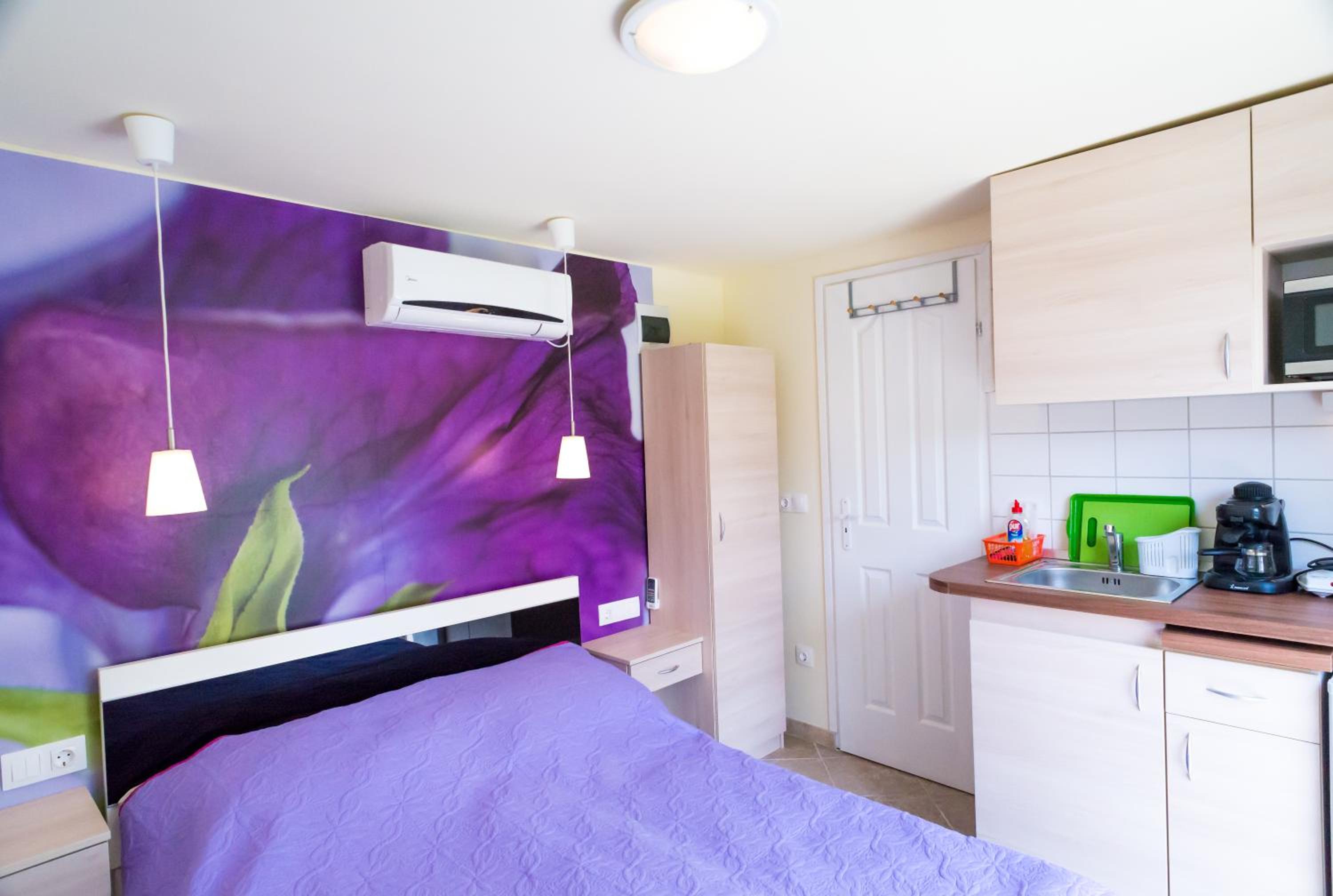 Studio Apartment photo 2