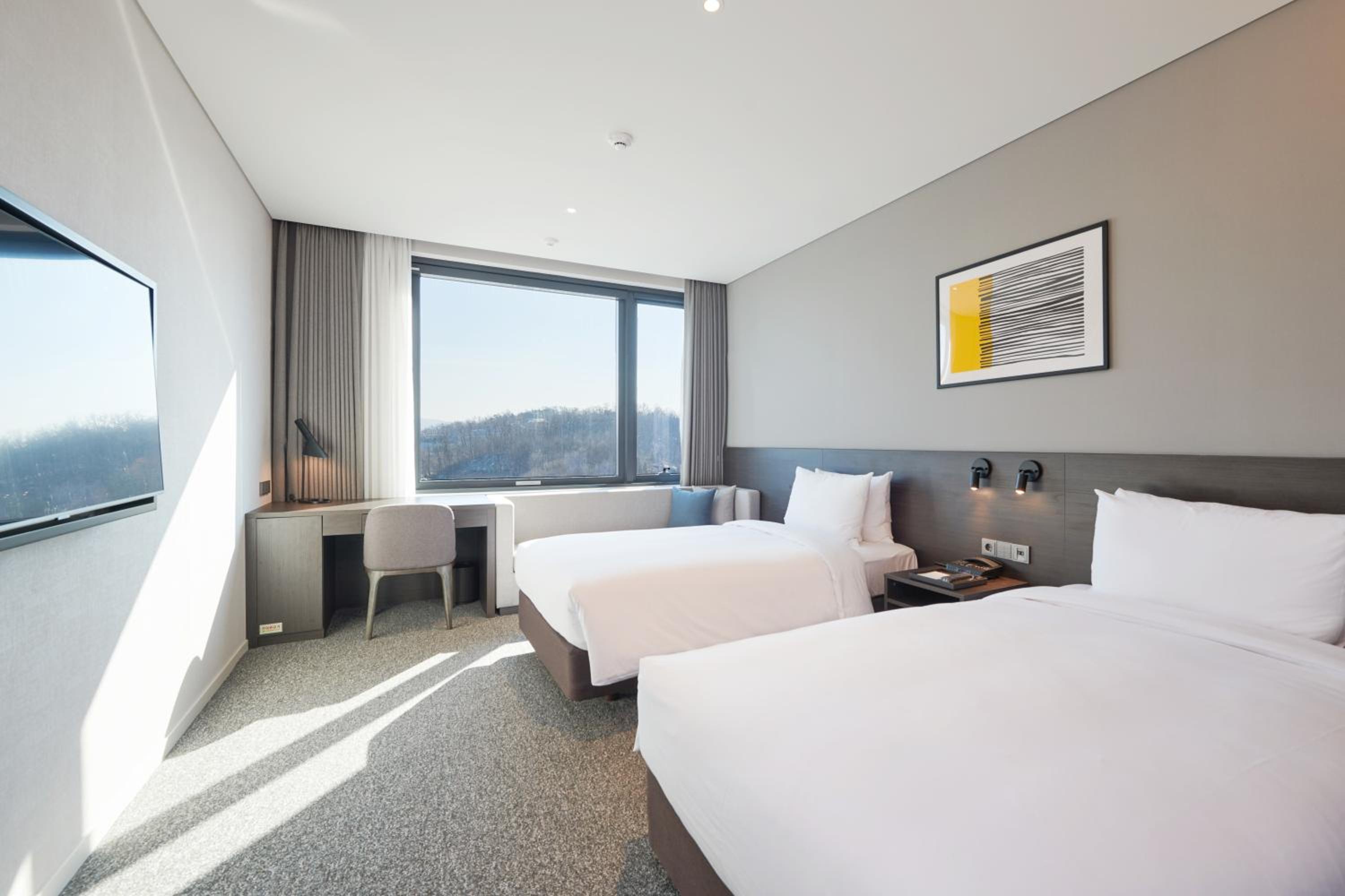 Standard Twin Room - Photo 1