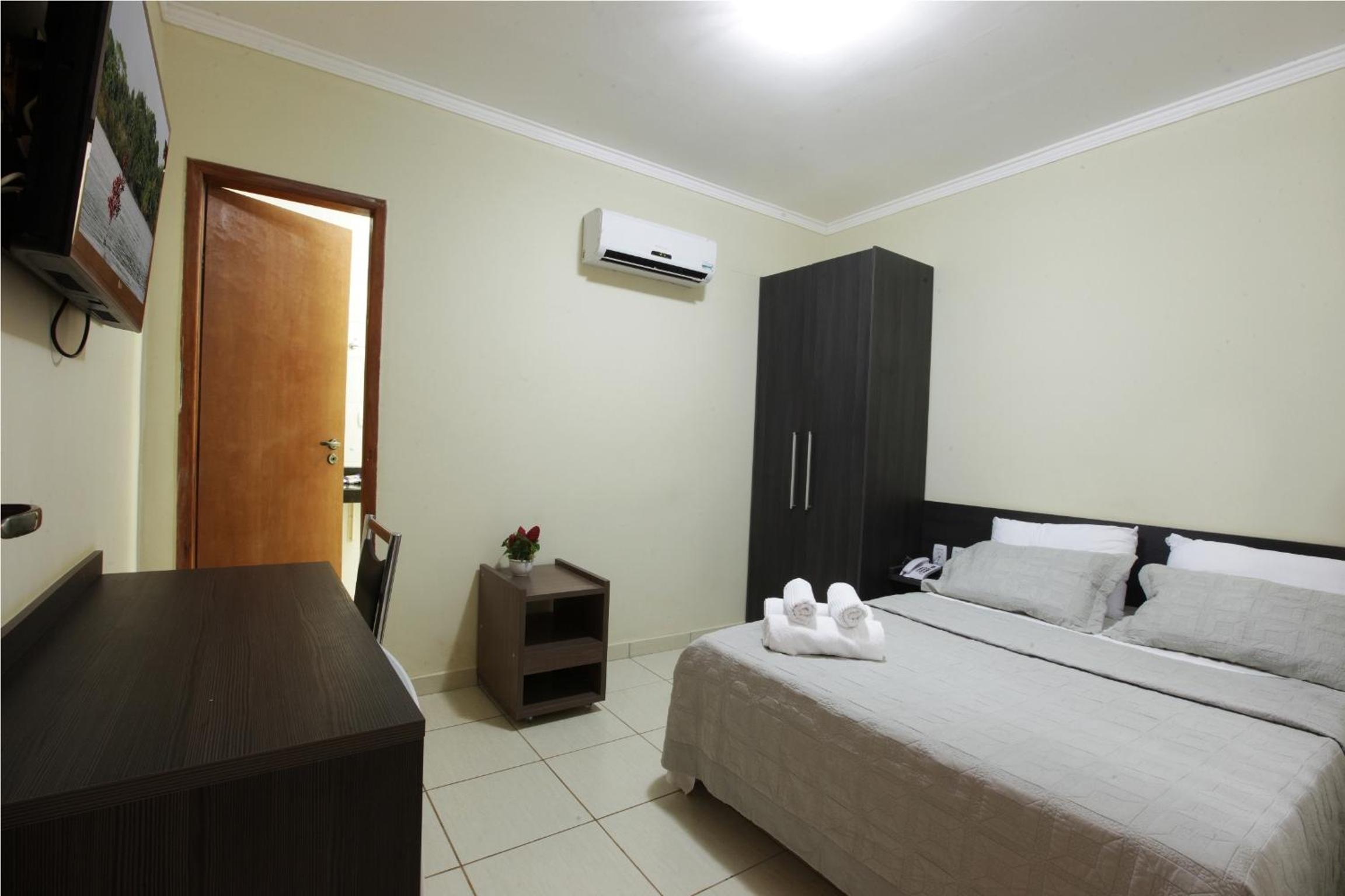 Standard Double or Twin Room - Photo 1
