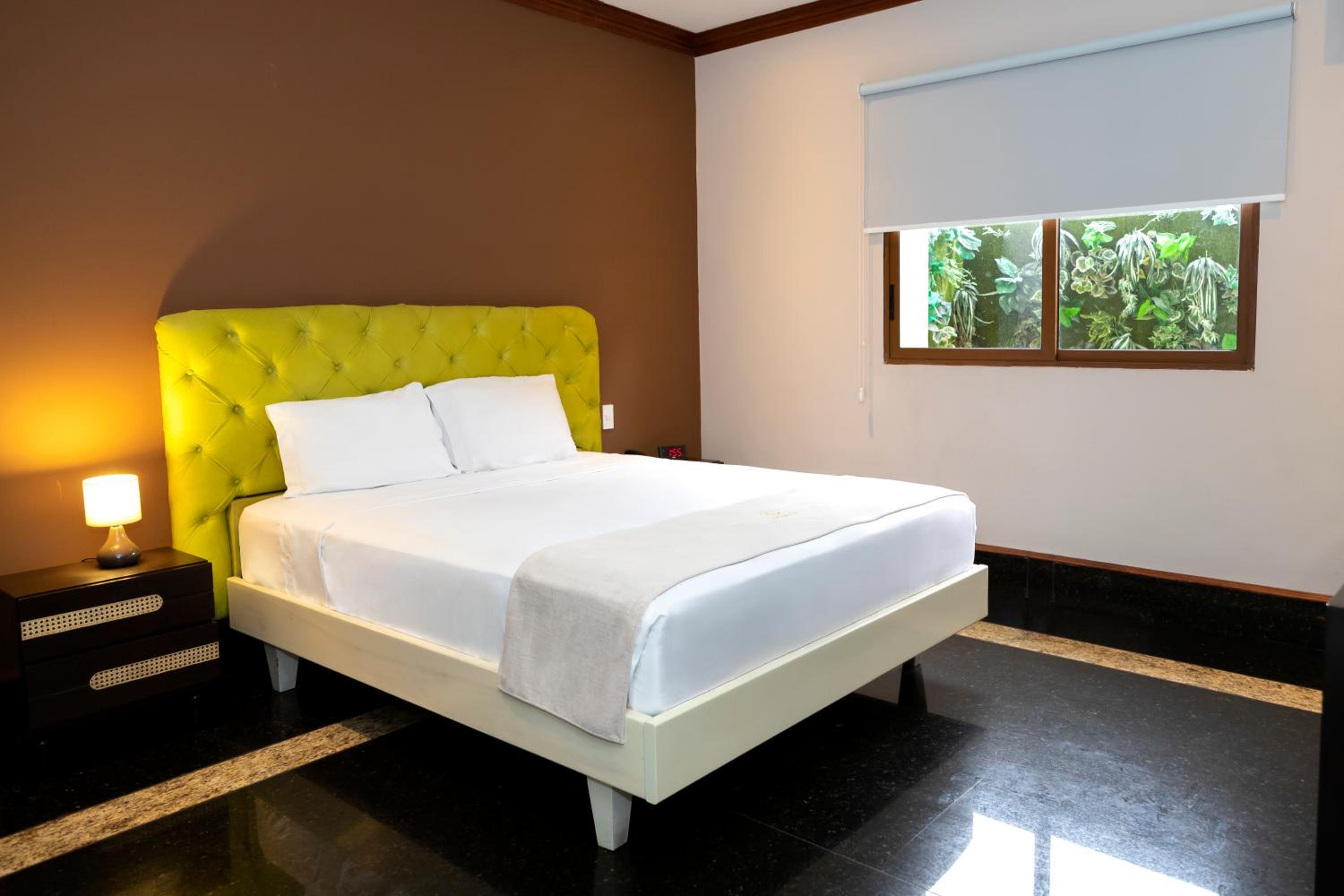 Deluxe Queen Room photo 2