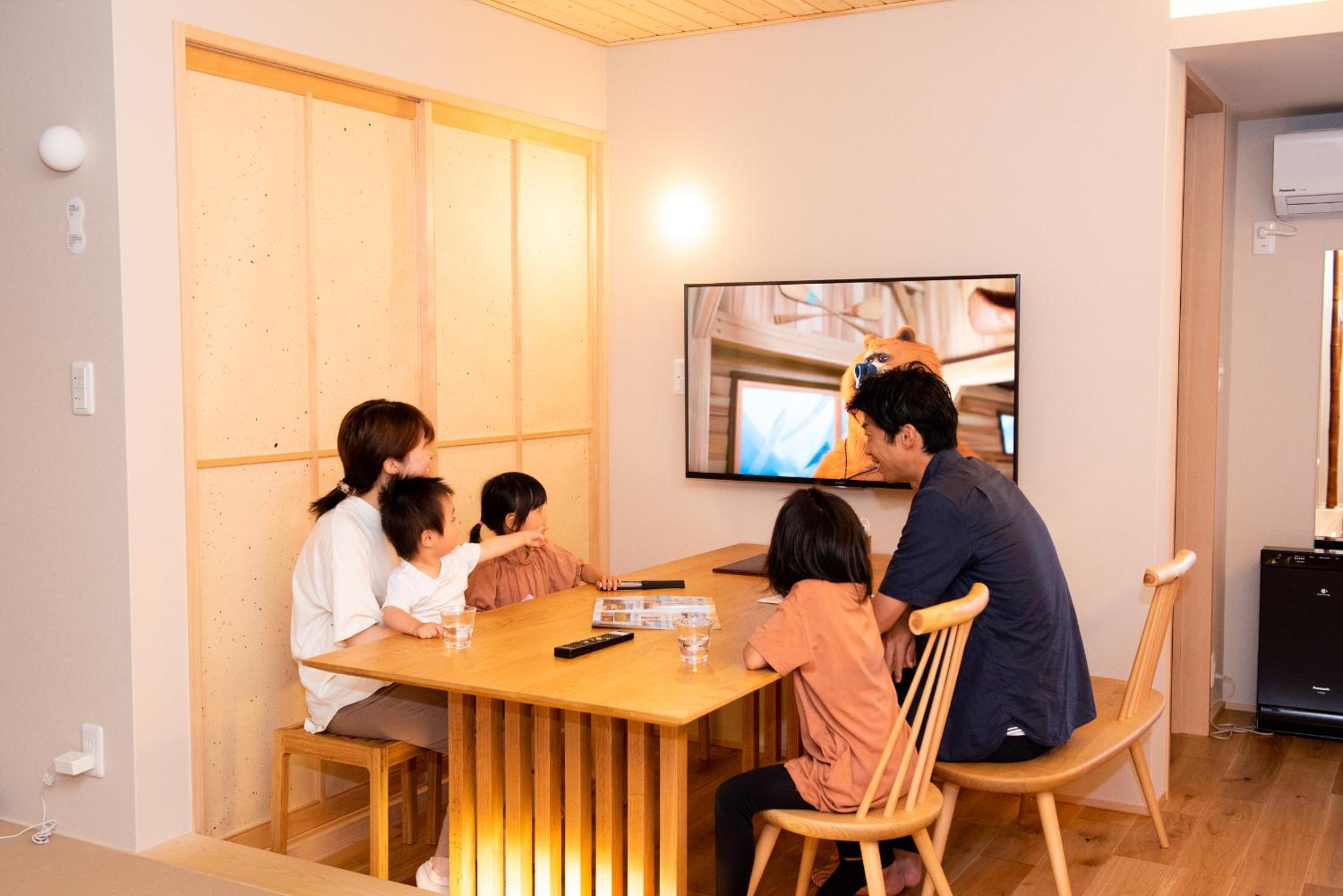 Superior Family Room - Photo 25