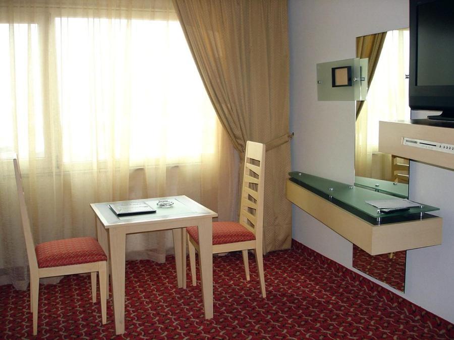Junior Suite with Spa Bath photo 2