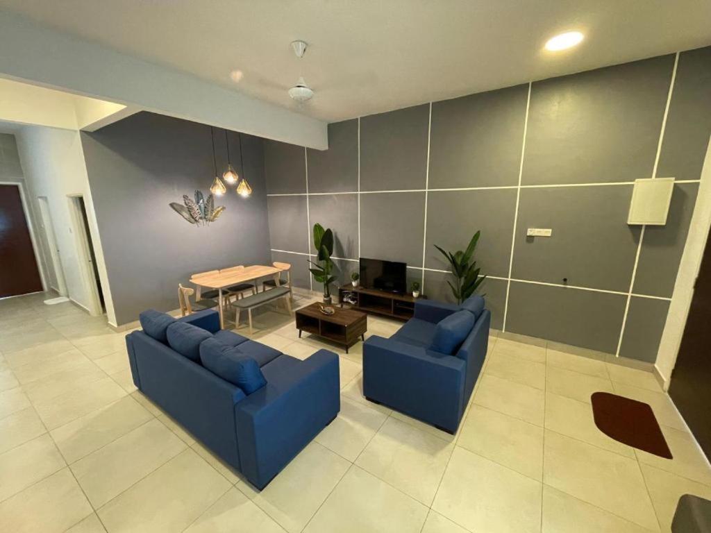 Four-Bedroom House photo 1