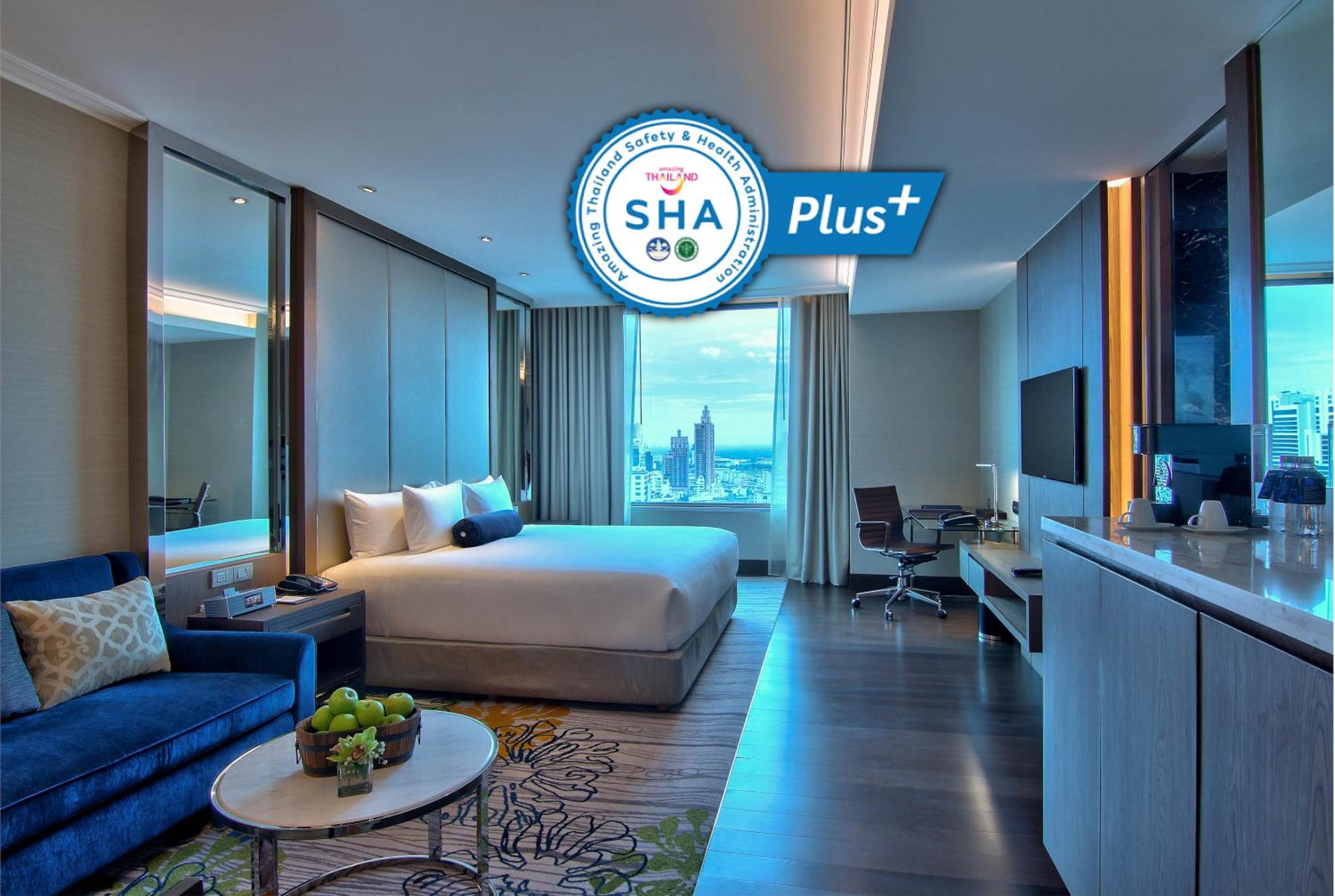 Junior Suite with Lounge Access thumbnail 5