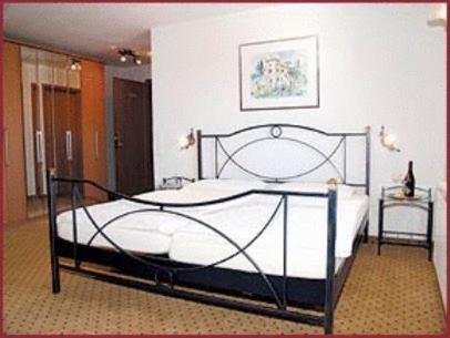 Double Room - Photo 3