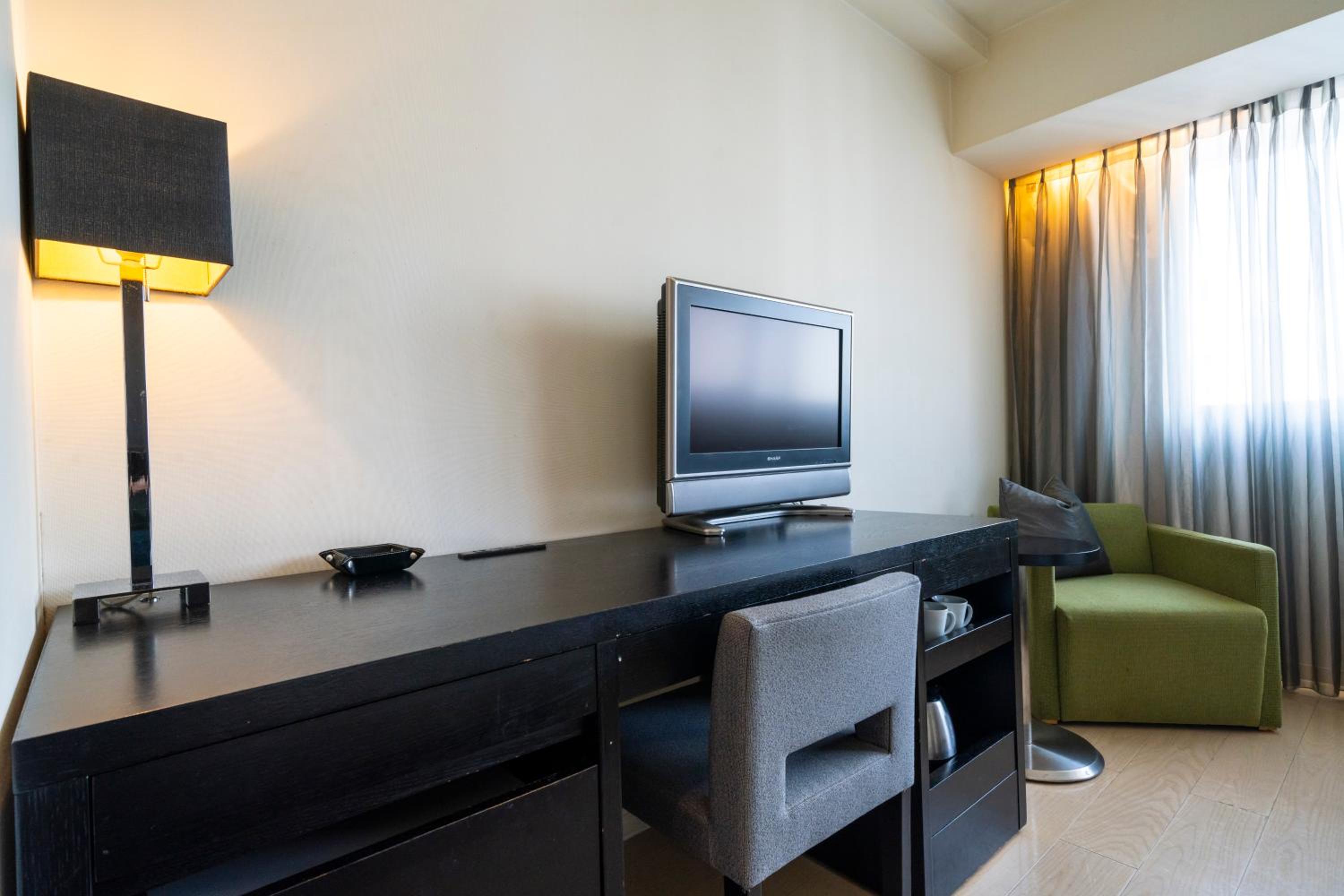 Standard Twin Room - Non-Smoking - Photo 9