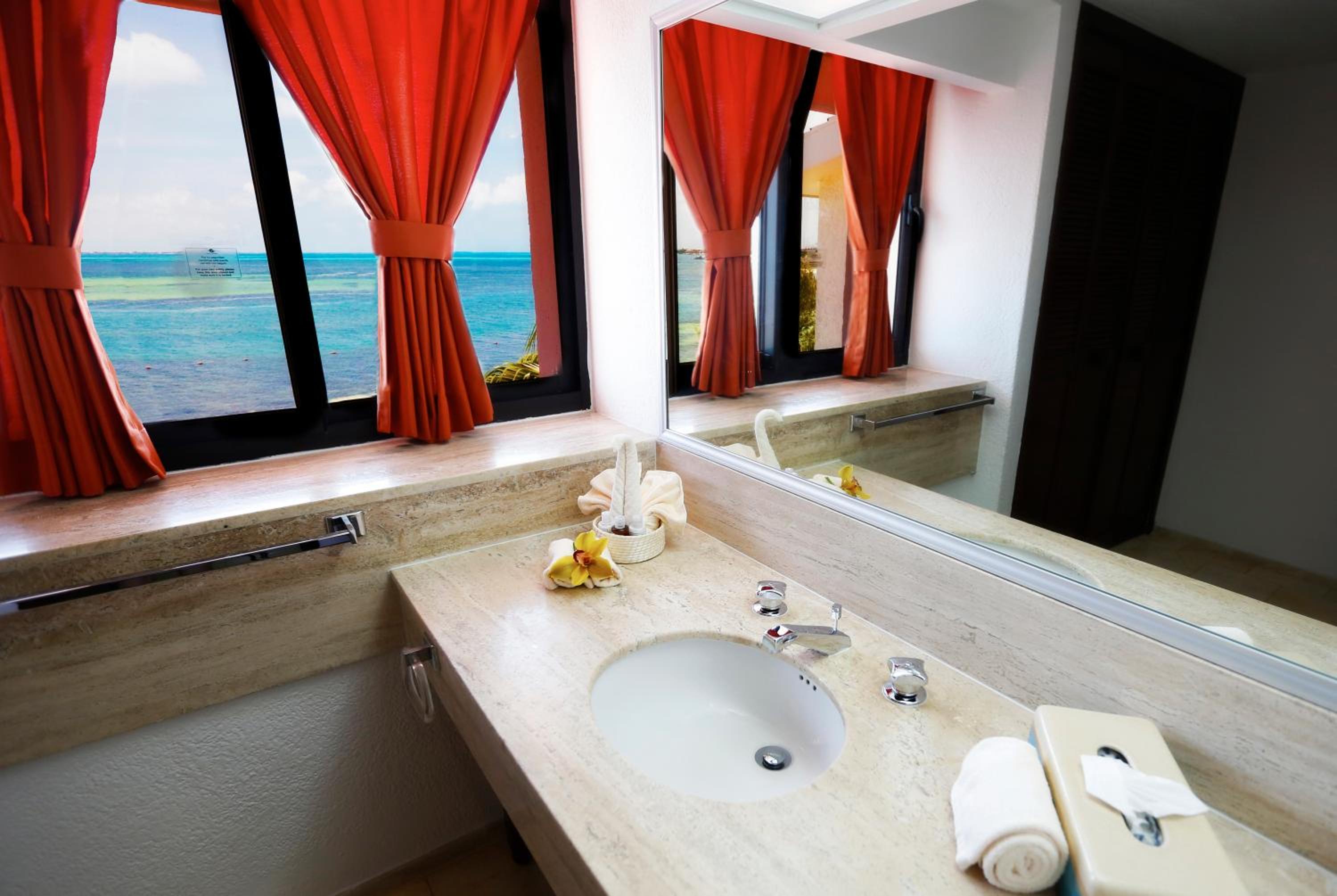 Two-bedroom Suite Beachfront - Two Children Stay Free