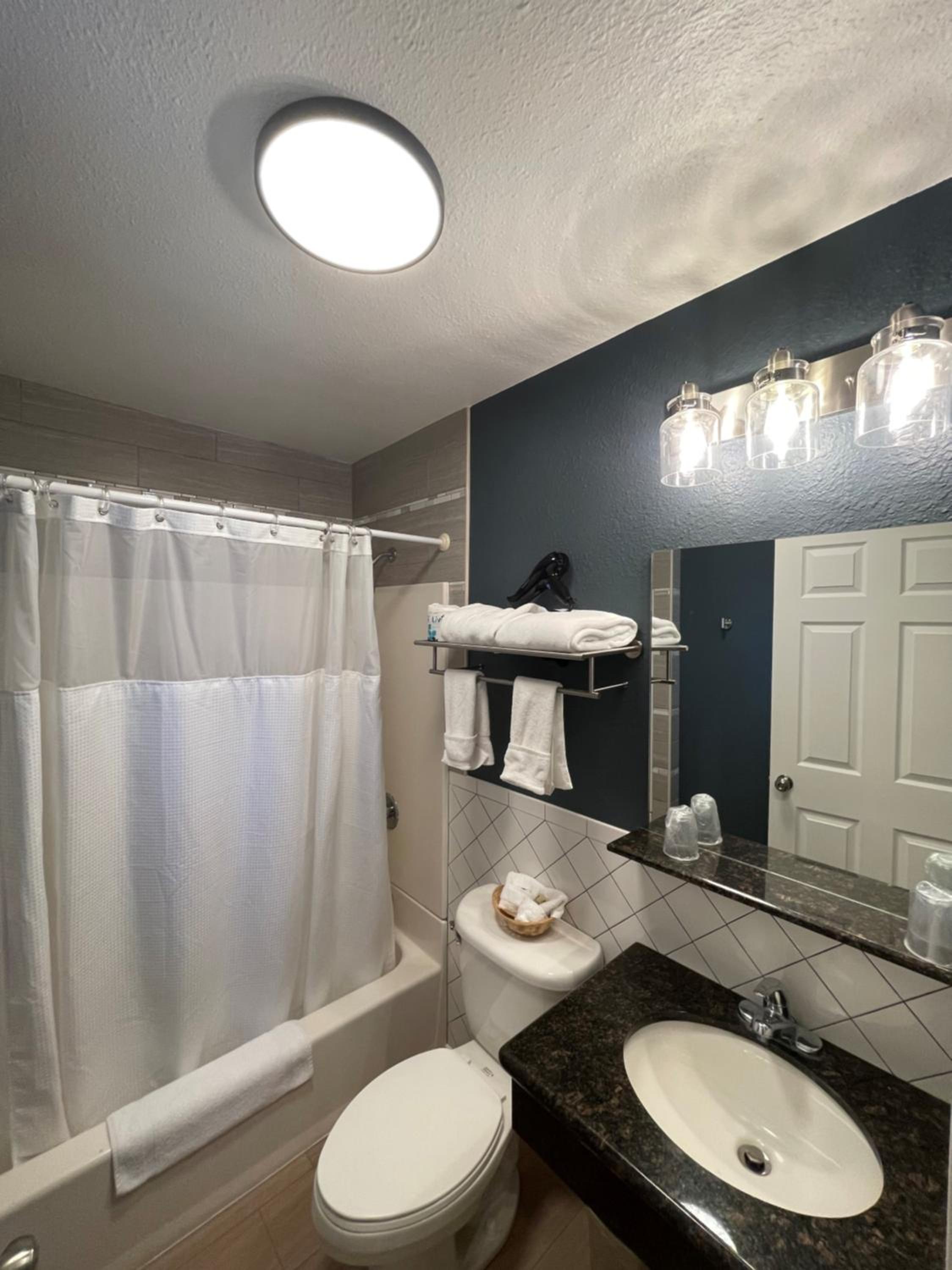 Queen Room - Photo 28