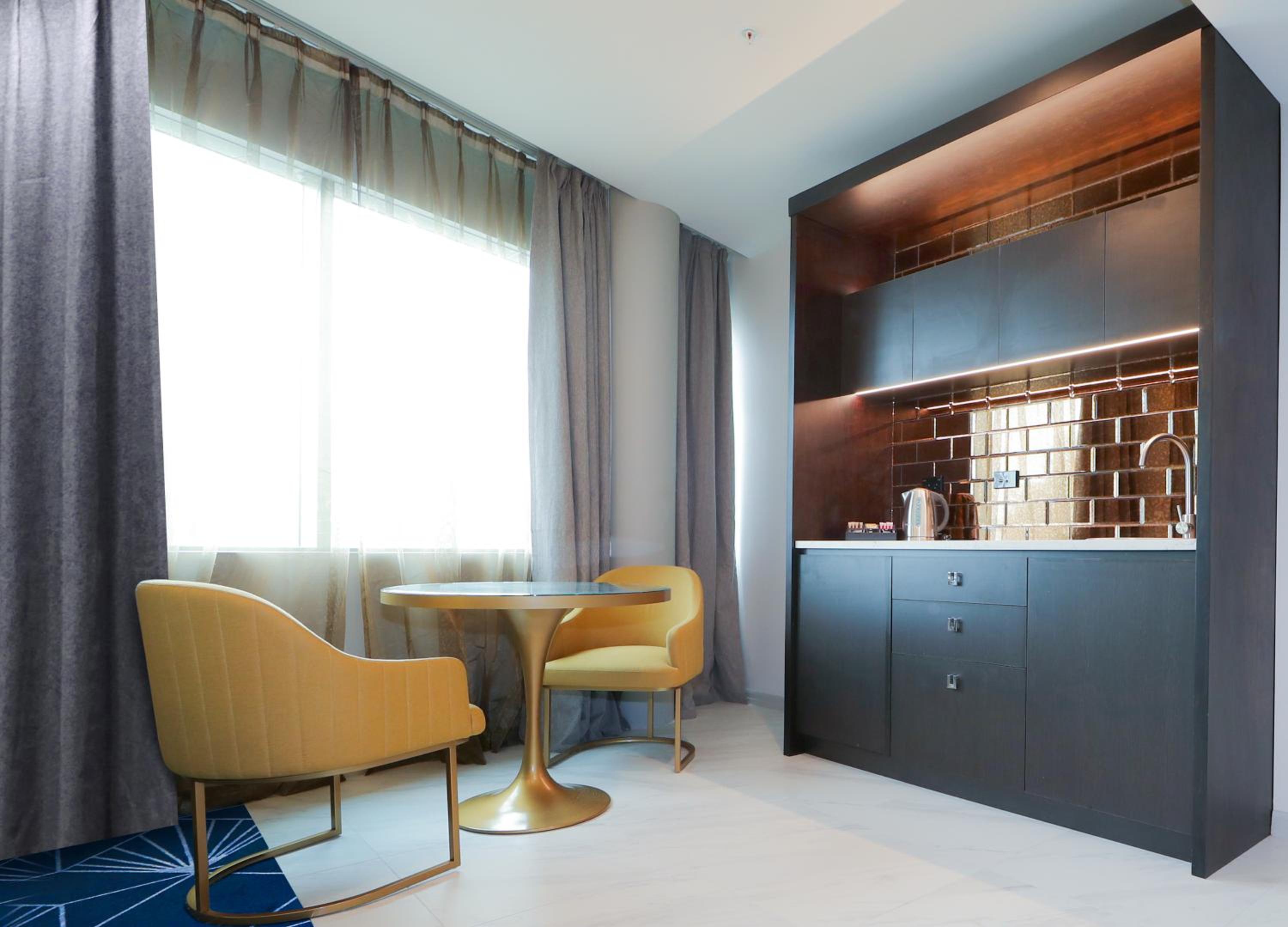 Swiss-SuperSuite One Bedroom  photo 3