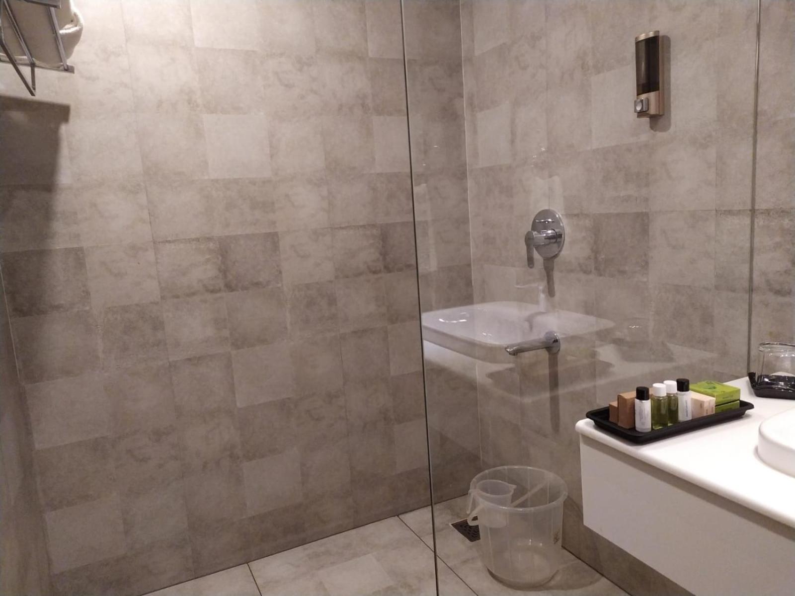Deluxe Double Room - Photo 14
