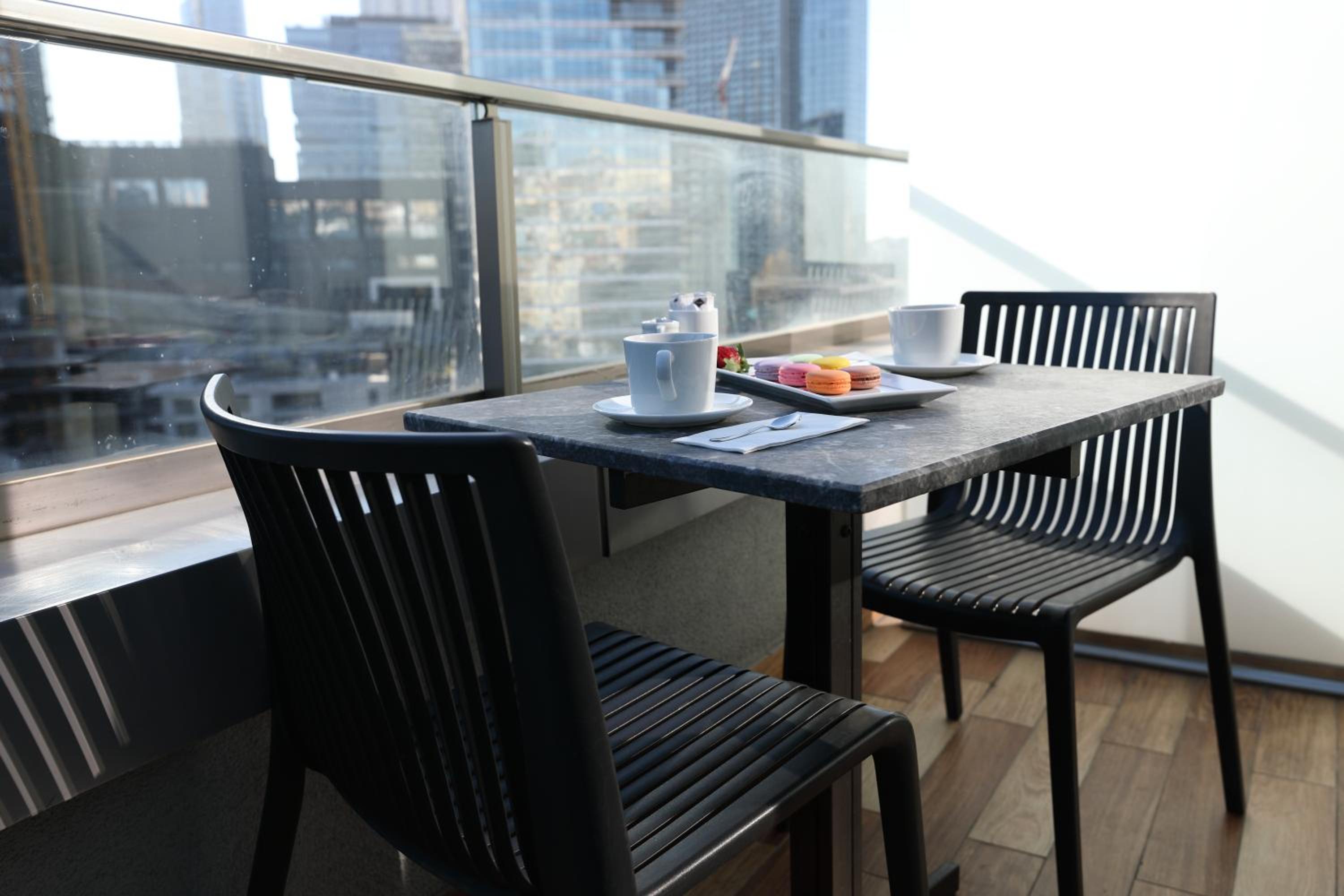 Deluxe Twin Room with Balcony photo 2