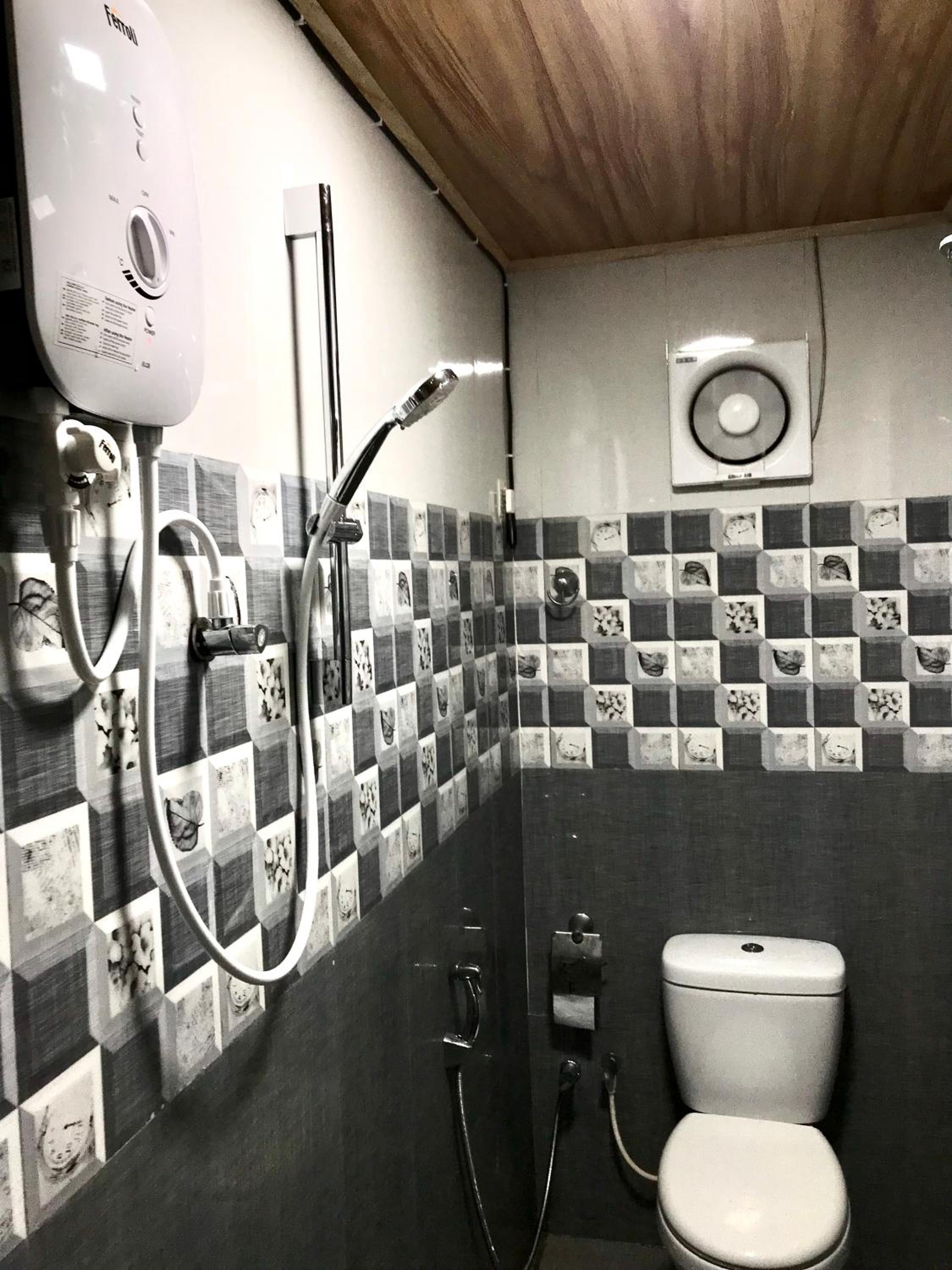 Family Room With Private Bathroom photo 2