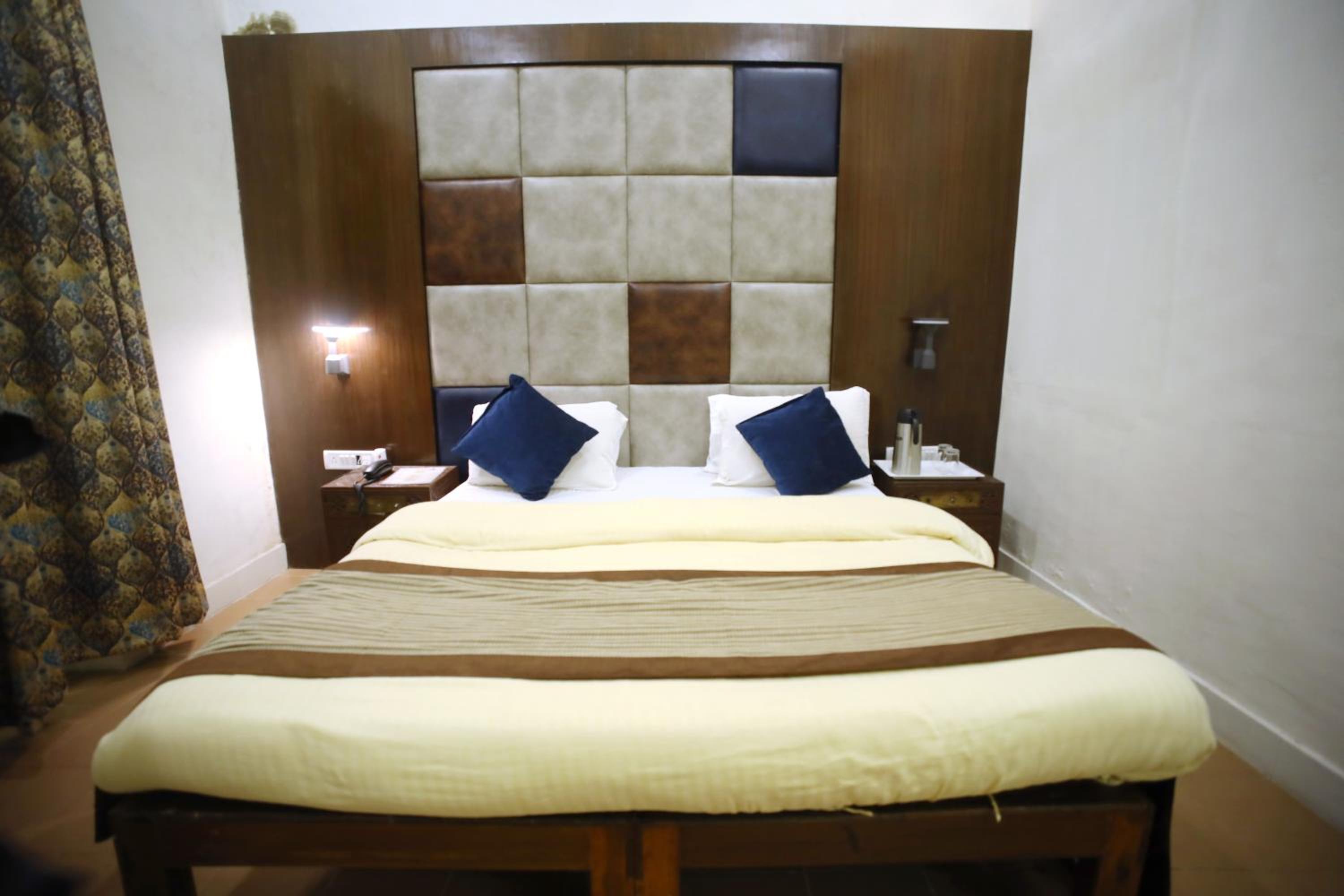 Deluxe Double Room - Photo 18