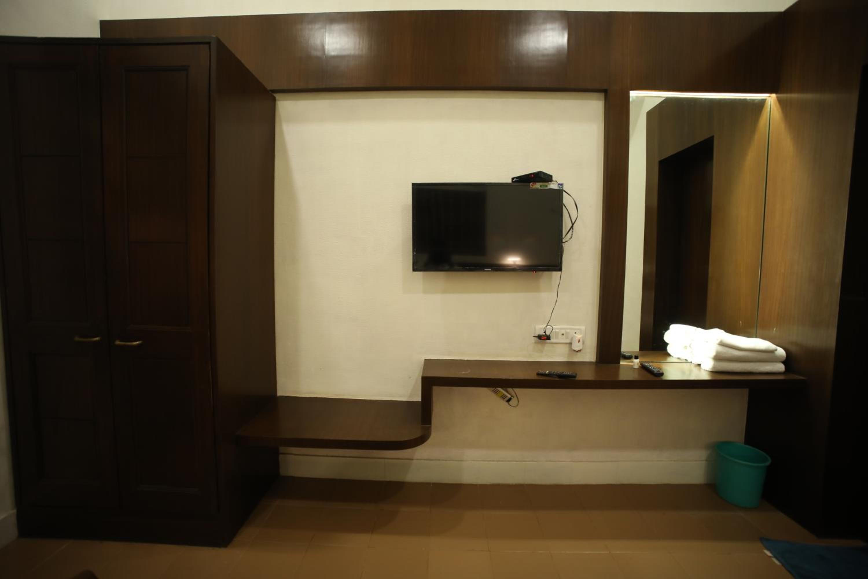 Deluxe Double Room - Photo 17