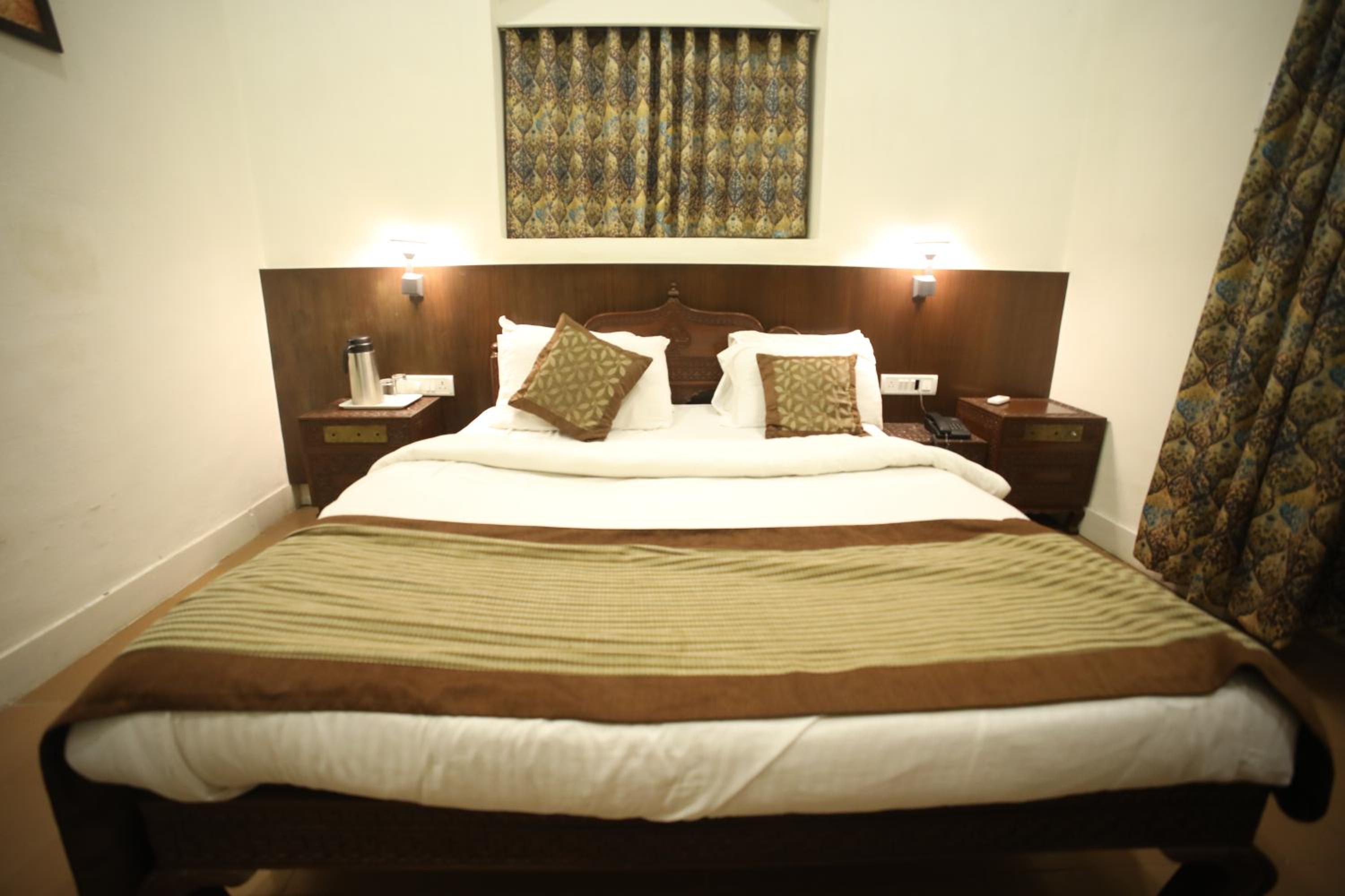 Deluxe Double Room - Photo 19