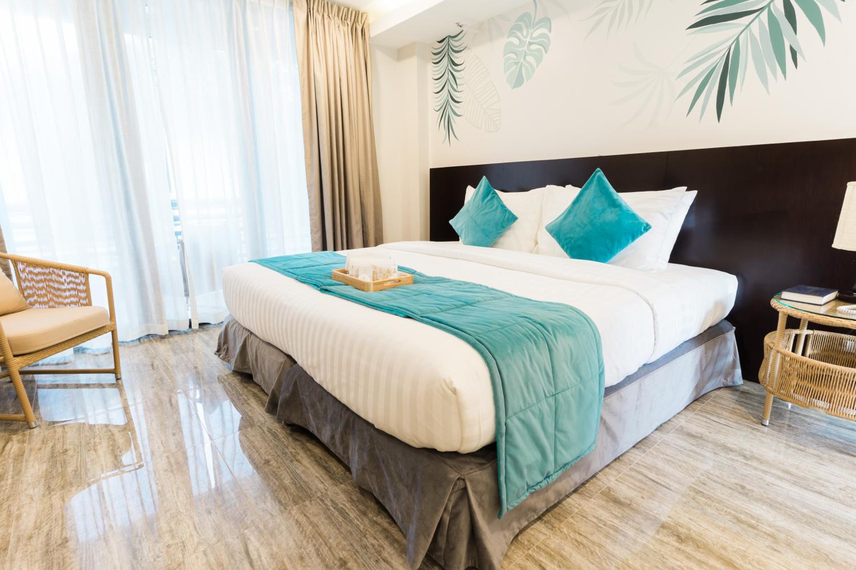 Deluxe Double or Twin Room with Balcony - Photo 3