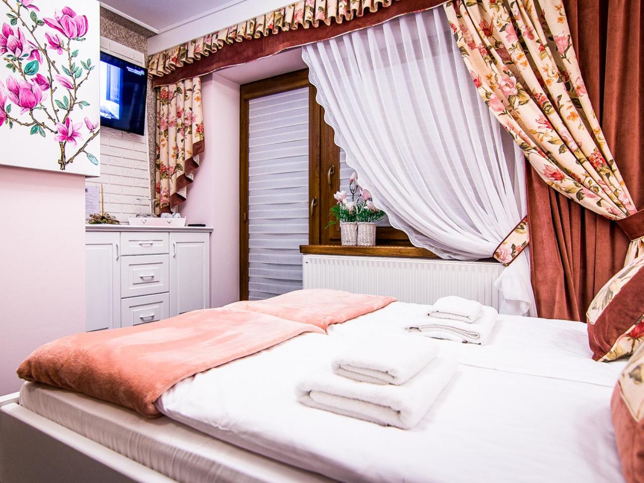 Deluxe Double Room with Balcony photo 2