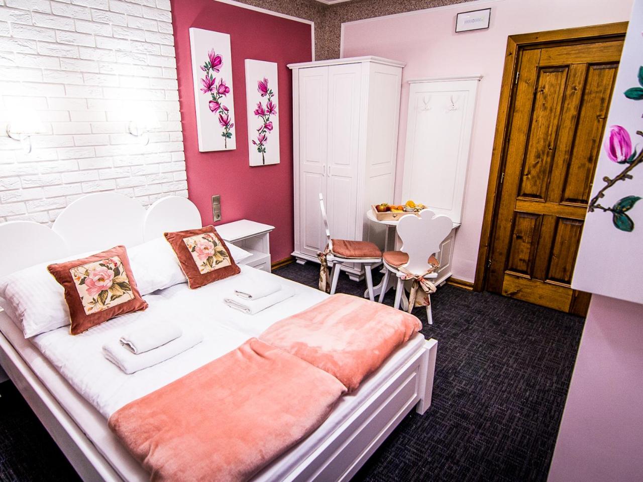 Deluxe Double Room with Balcony photo 1
