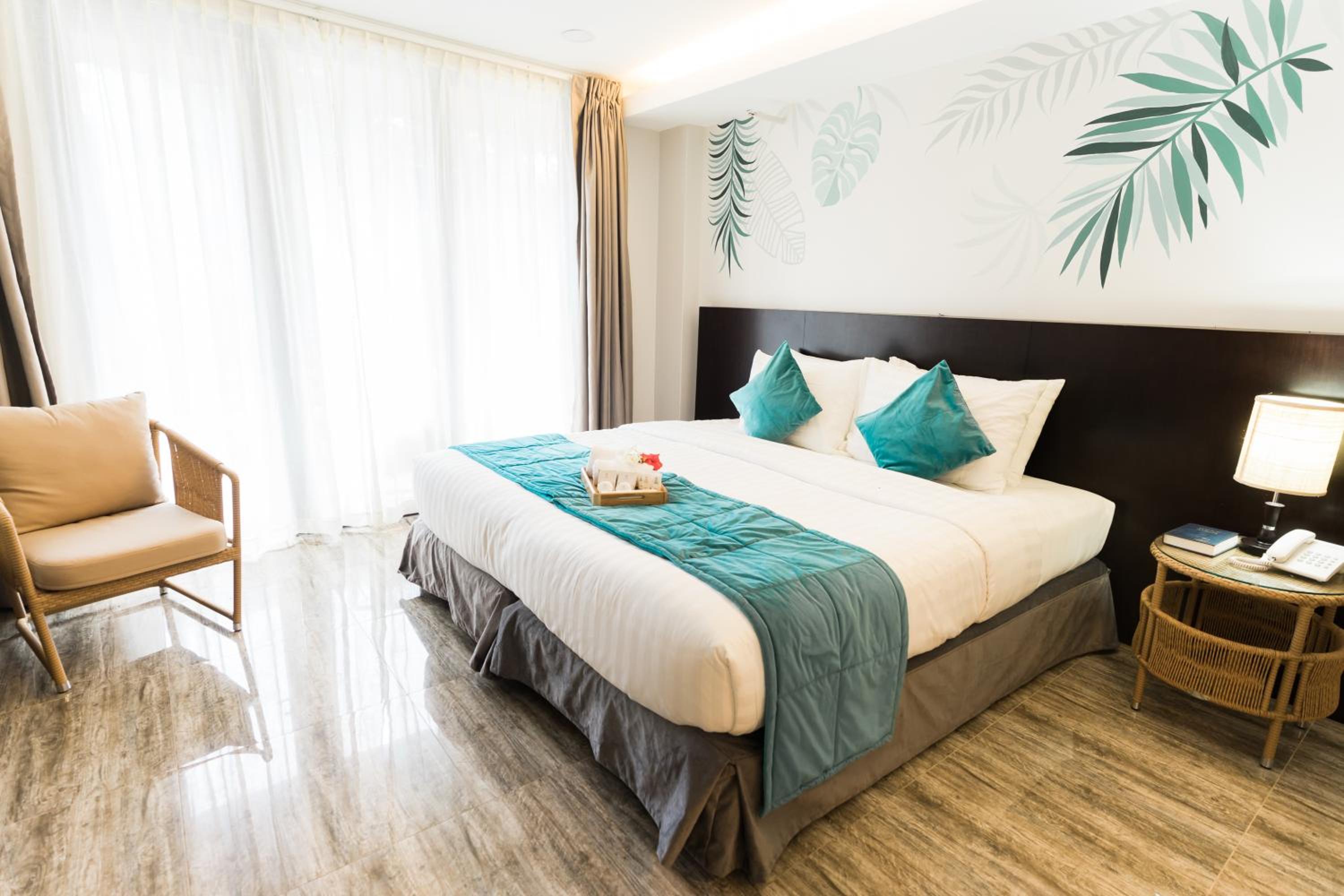 Deluxe Double or Twin Room with Balcony - Photo 4