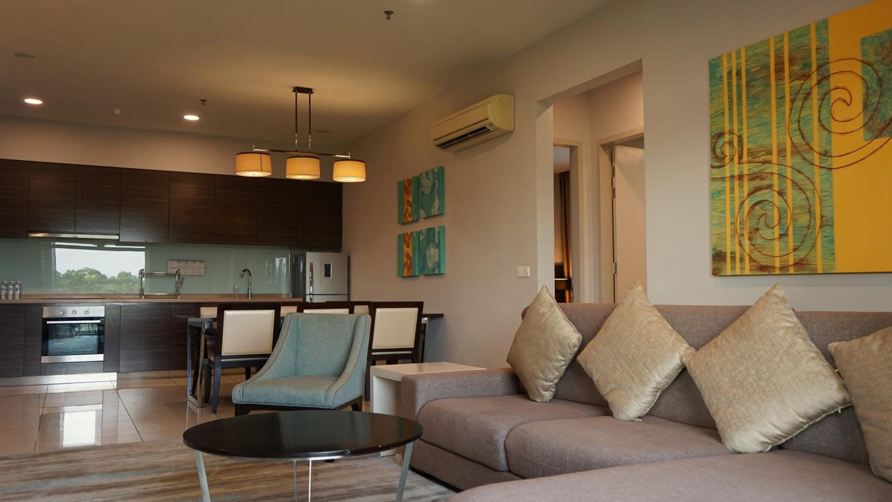 Three-Bedroom Premier Suitewith One King Bed and Two Single Beds, Non-Smoking