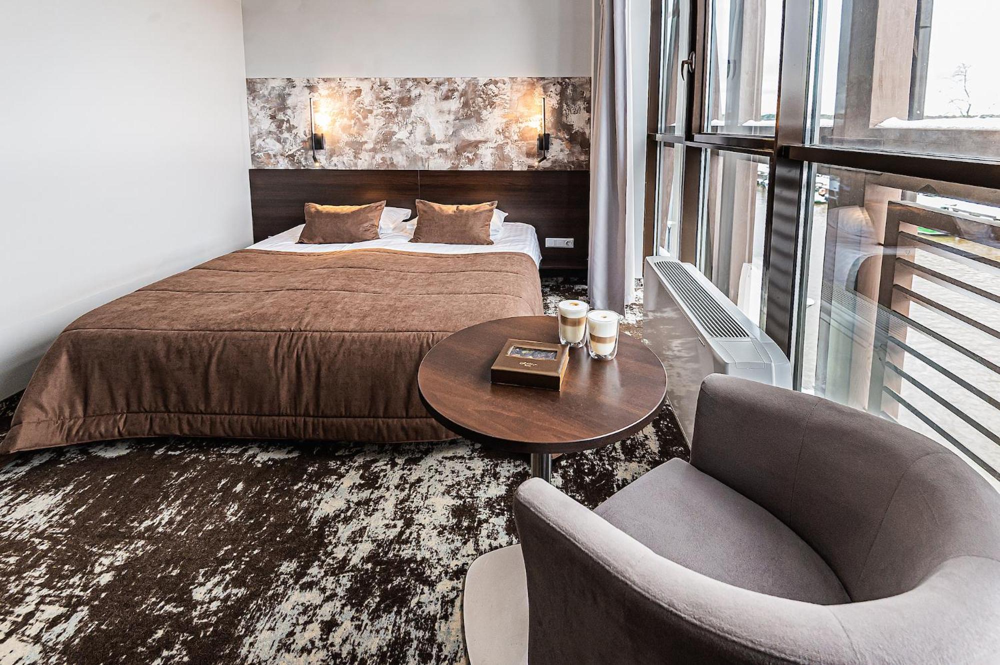 Double or Twin Room - Photo 7