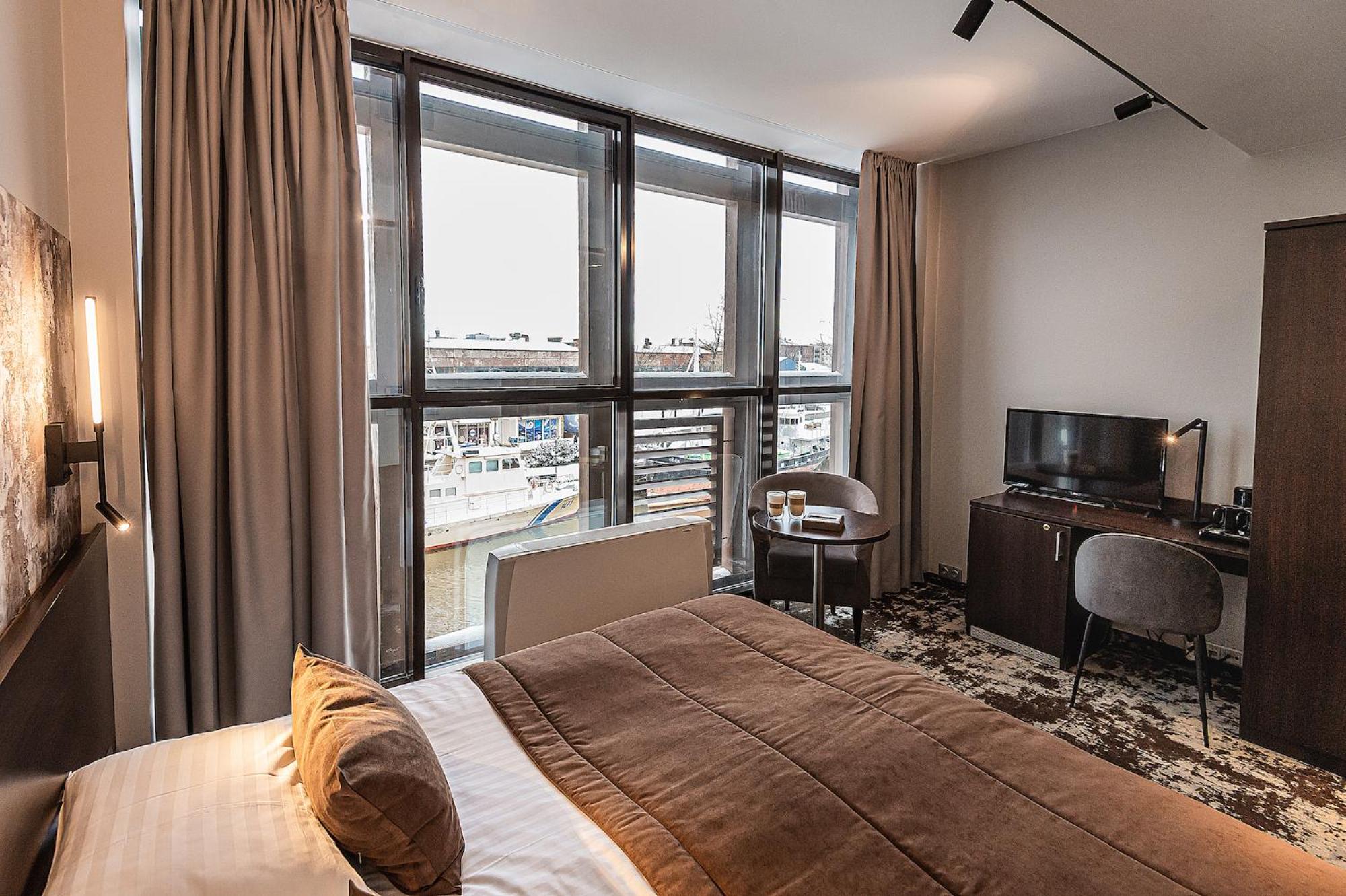 Double or Twin Room - Photo 6