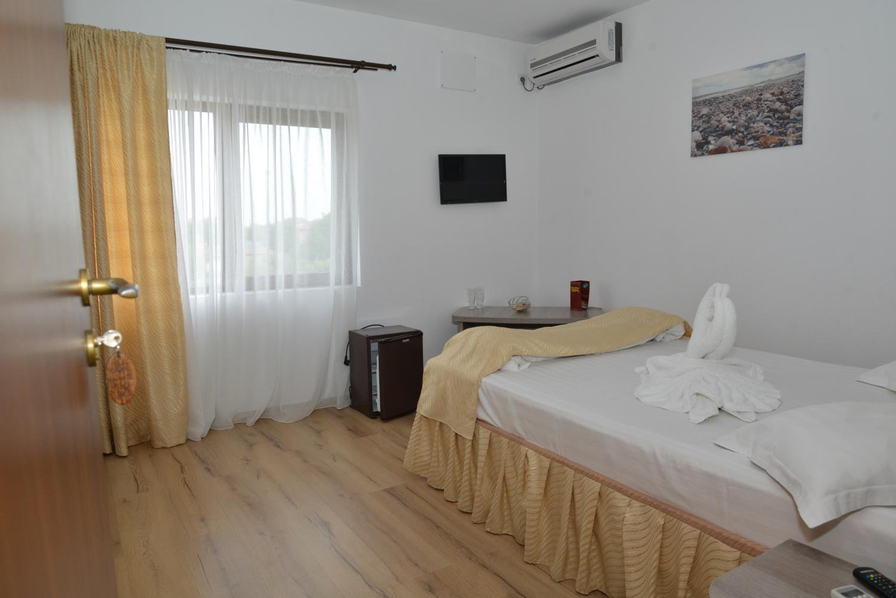 Double Room - Photo 3