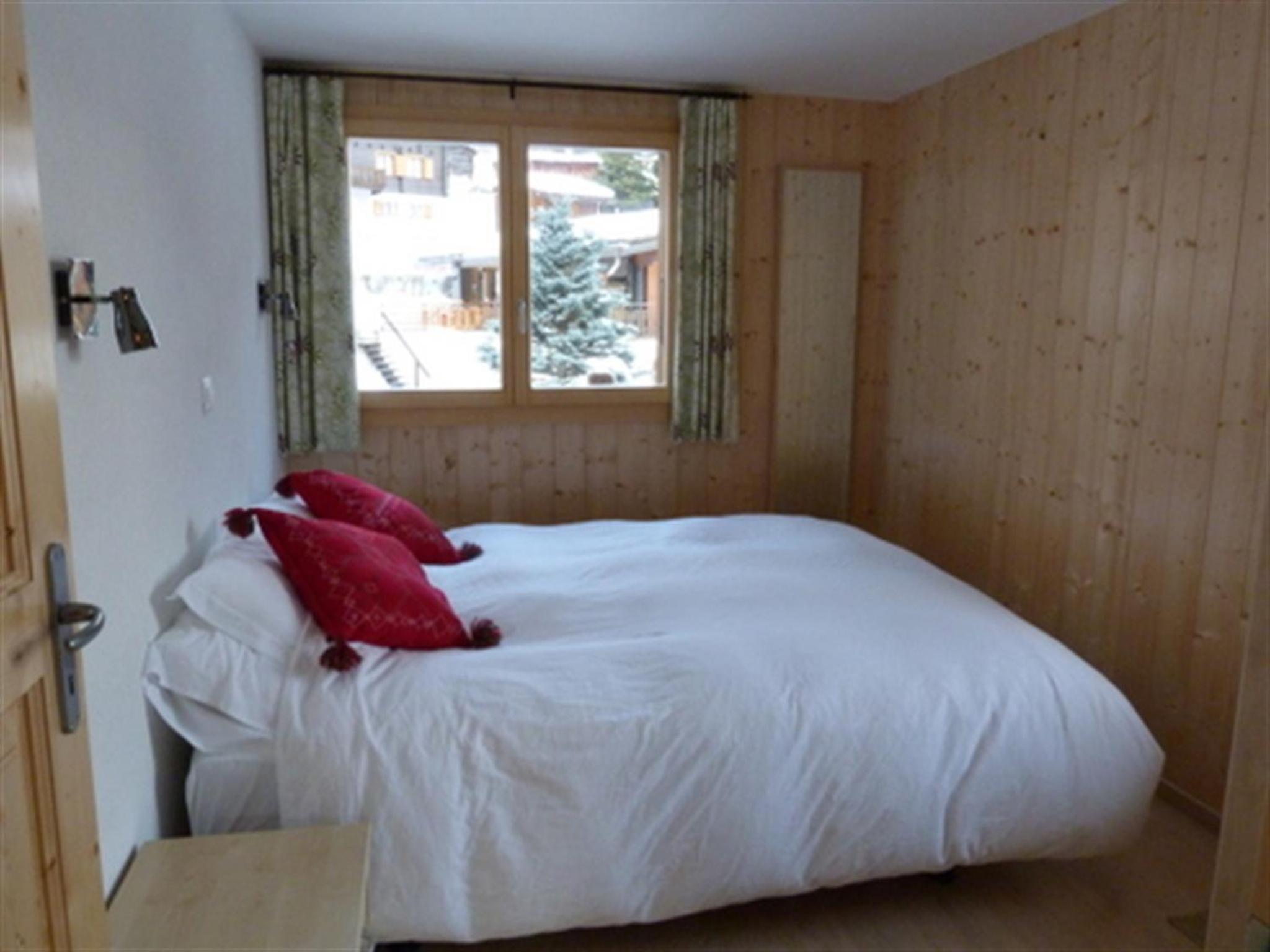 Three-Bedroom Apartment / B 09 photo 3