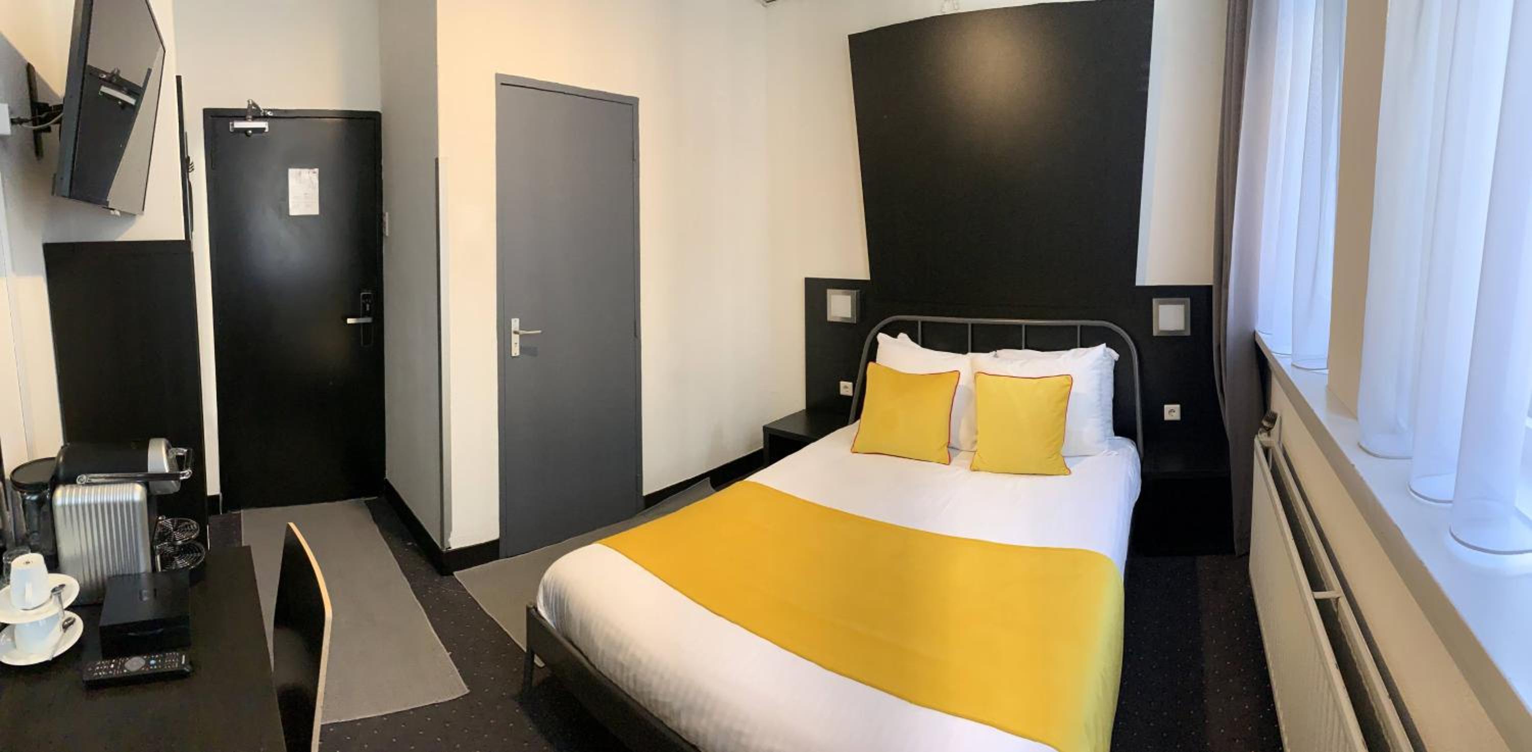 Small Double Room photo 1