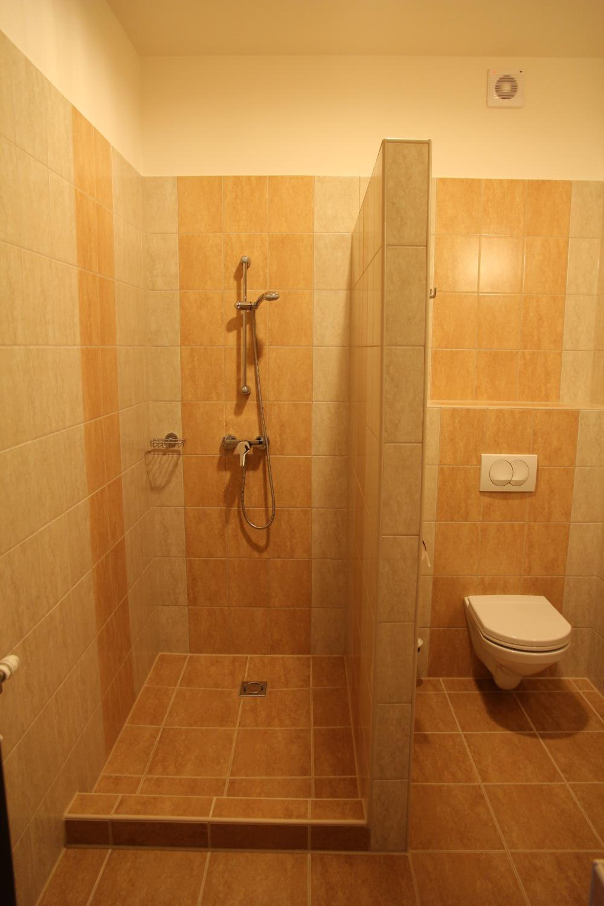 Double or Twin Room - Photo 11