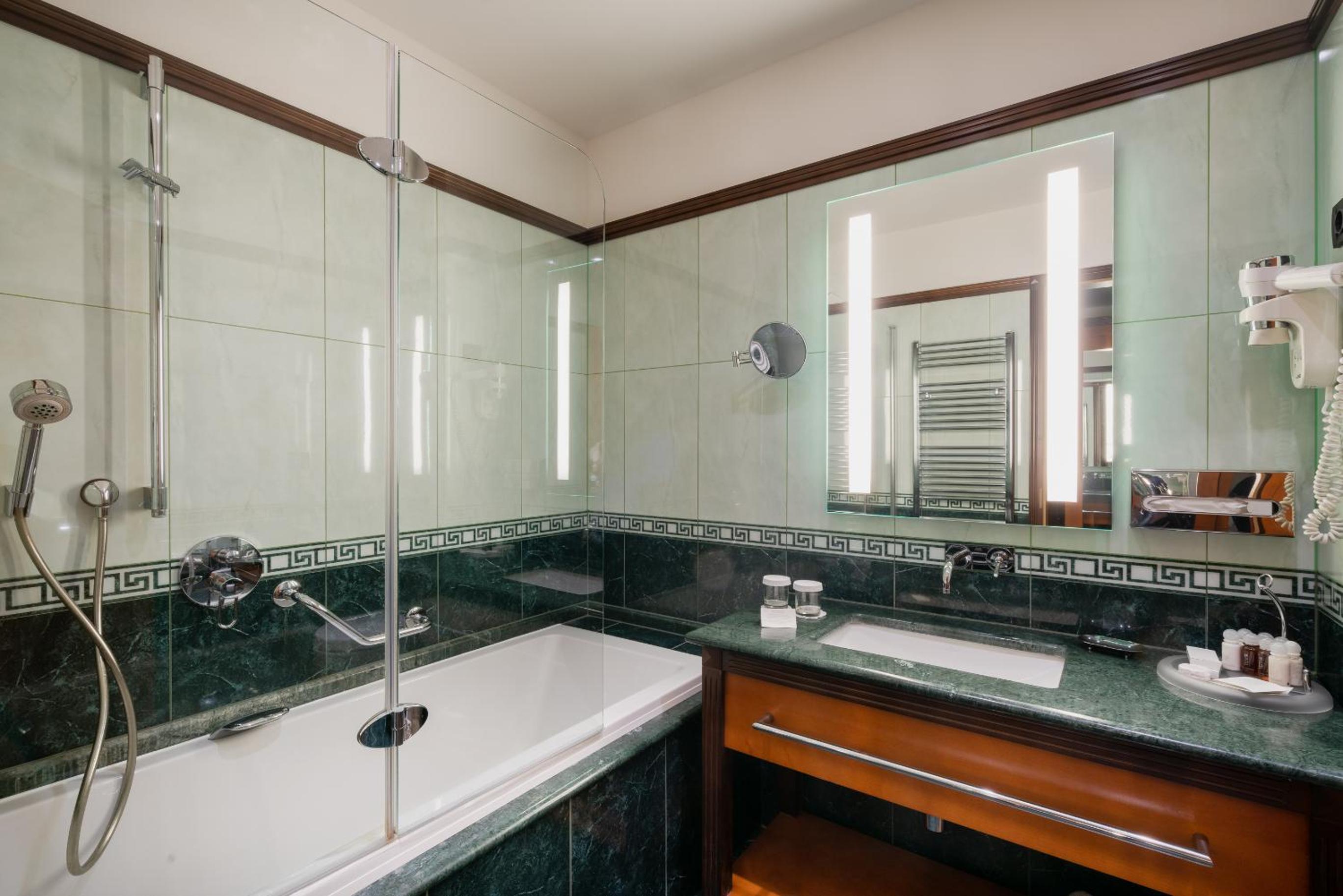 Executive Suite with Terrace and Sea View
