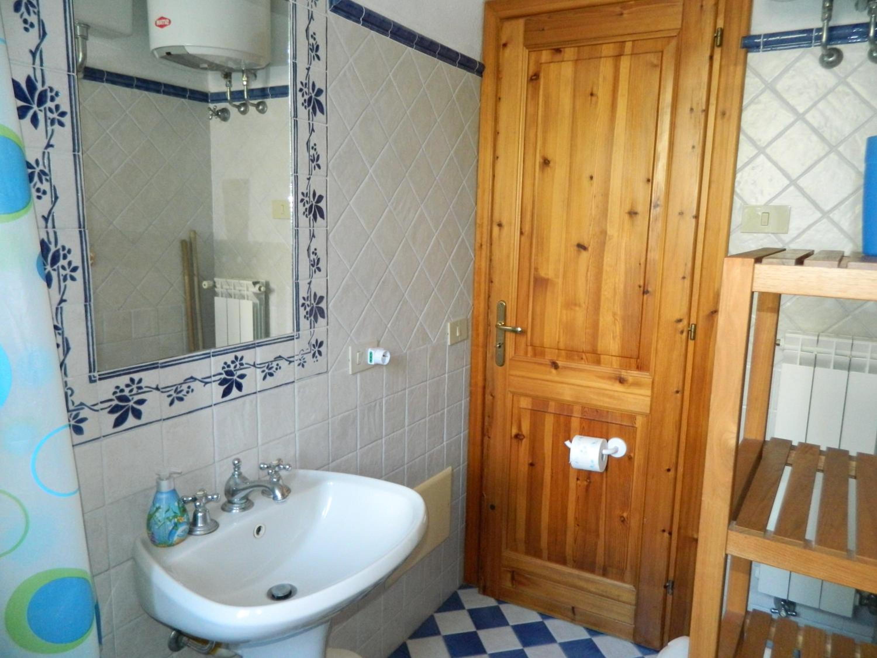 One-Bedroom Apartment - Photo 14