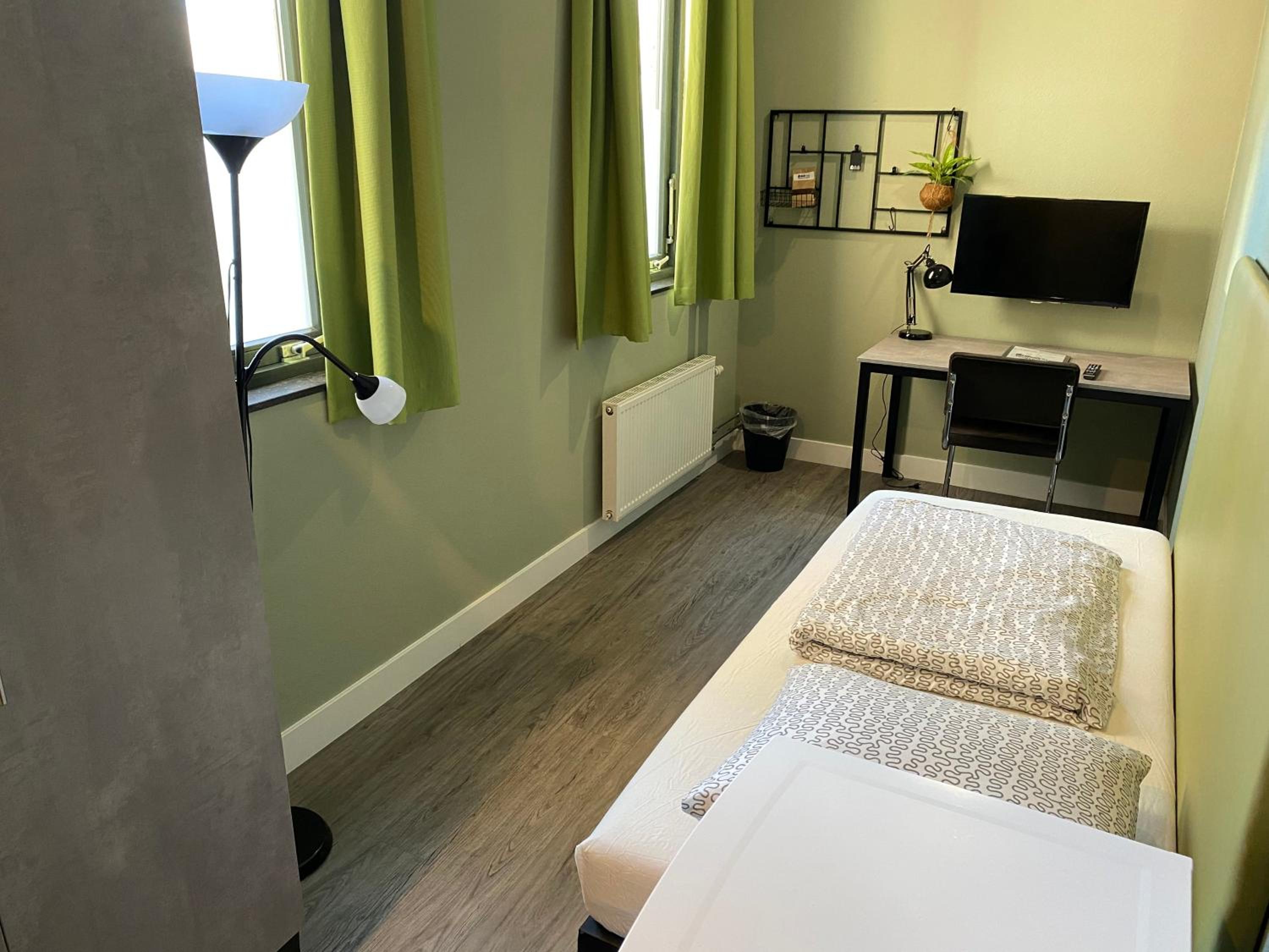 Standard Single Room with Shared Bathroom