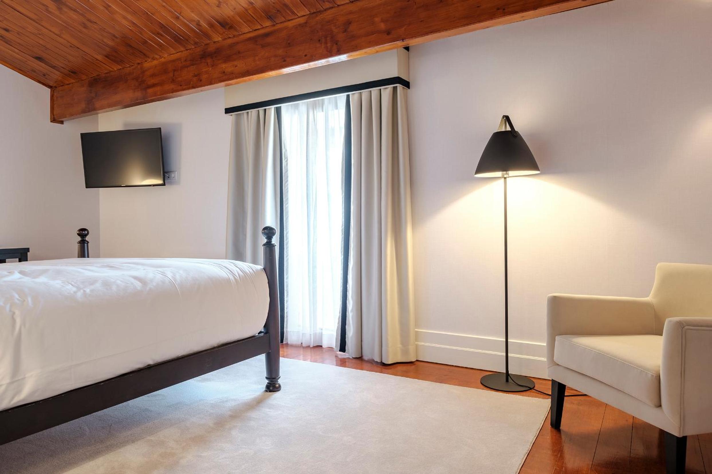 Superior Suite - Photo 6