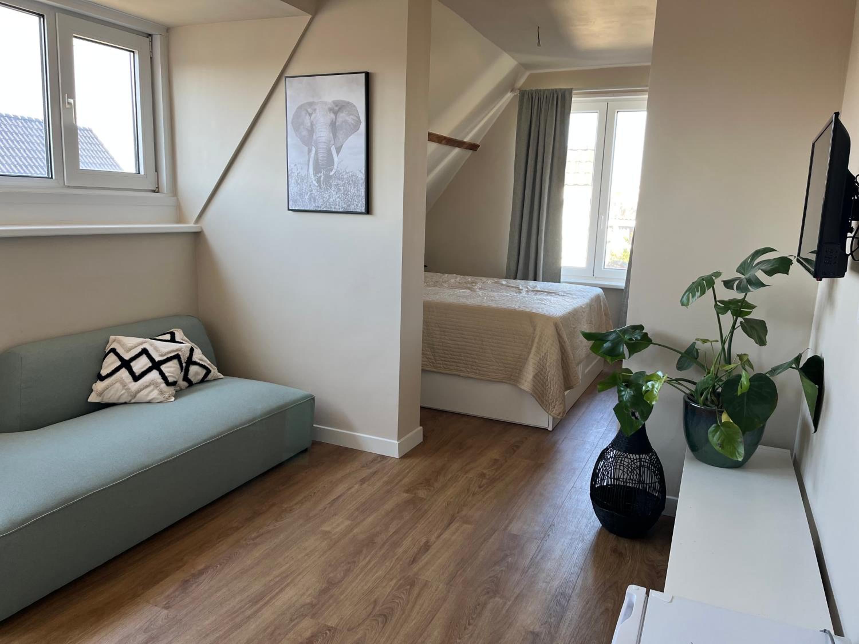 Deluxe King Room - Photo 1