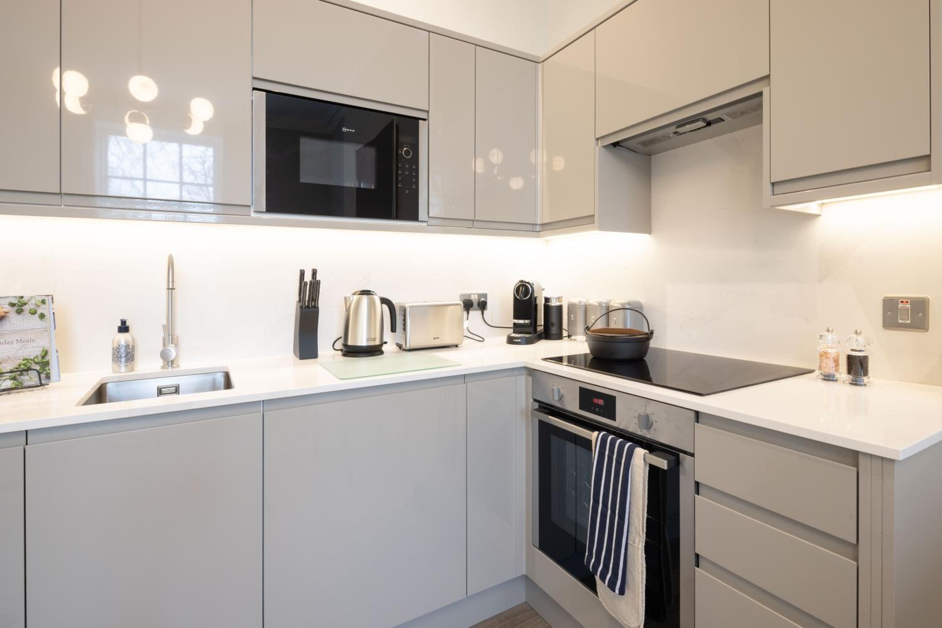 One-Bedroom Apartment - Photo 4